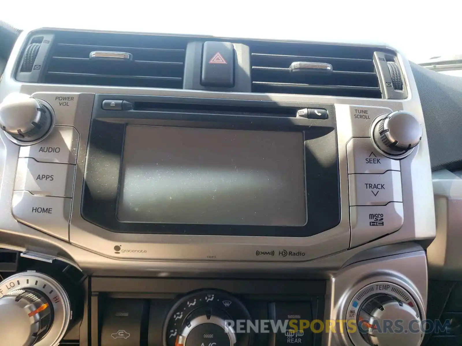 9 Photograph of a damaged car JTEZU5JR5K5204445 TOYOTA 4RUNNER 2019