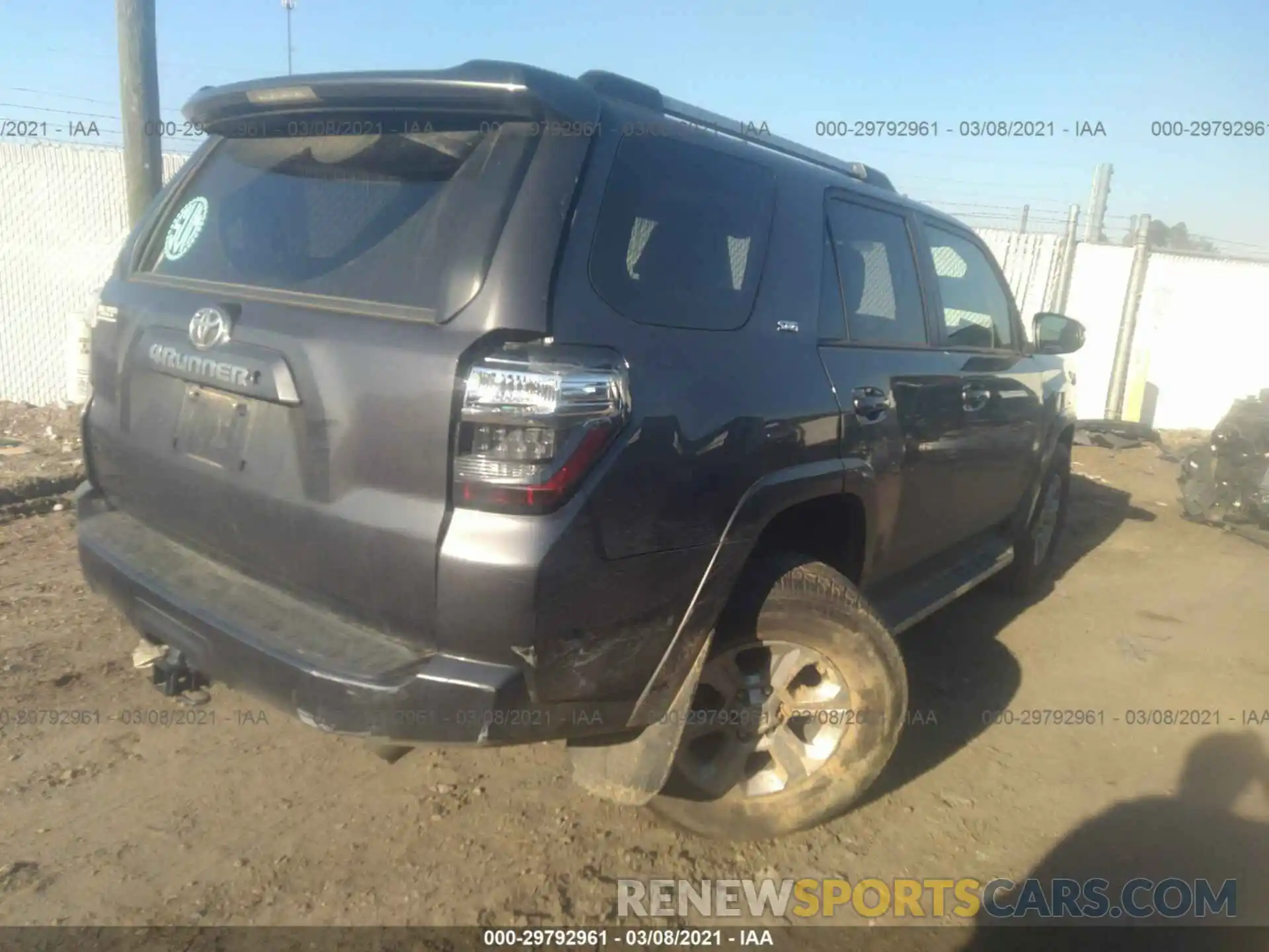 4 Фотография поврежденного автомобиля JTEZU5JR5K5205806 TOYOTA 4RUNNER 2019