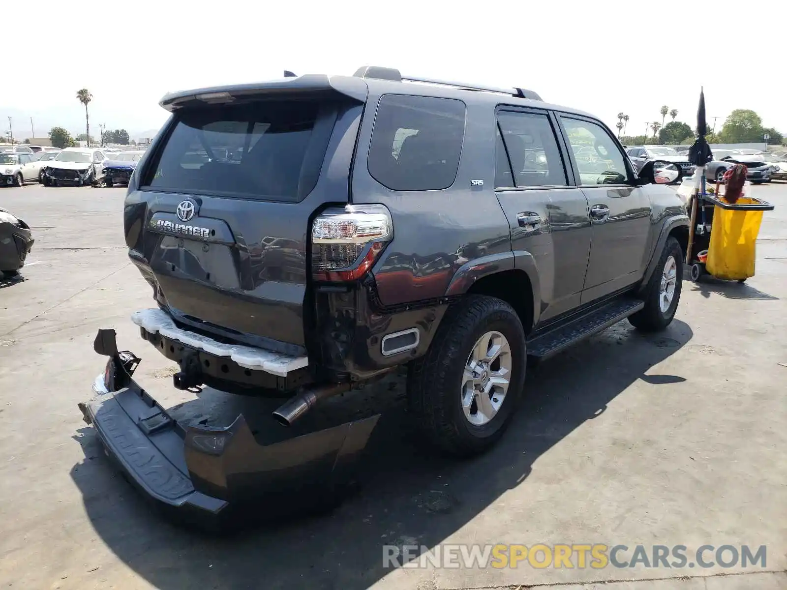 4 Photograph of a damaged car JTEZU5JR5K5206647 TOYOTA 4RUNNER 2019