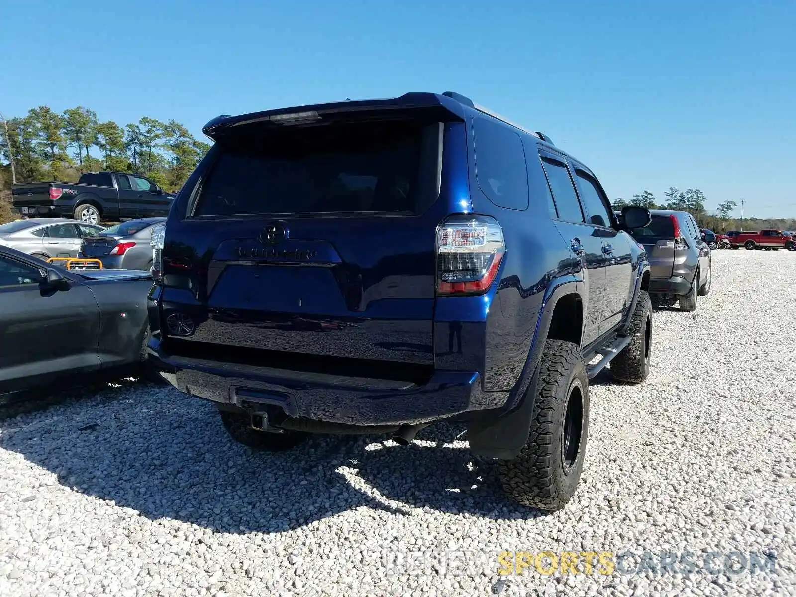 4 Photograph of a damaged car JTEZU5JR5K5210407 TOYOTA 4RUNNER 2019