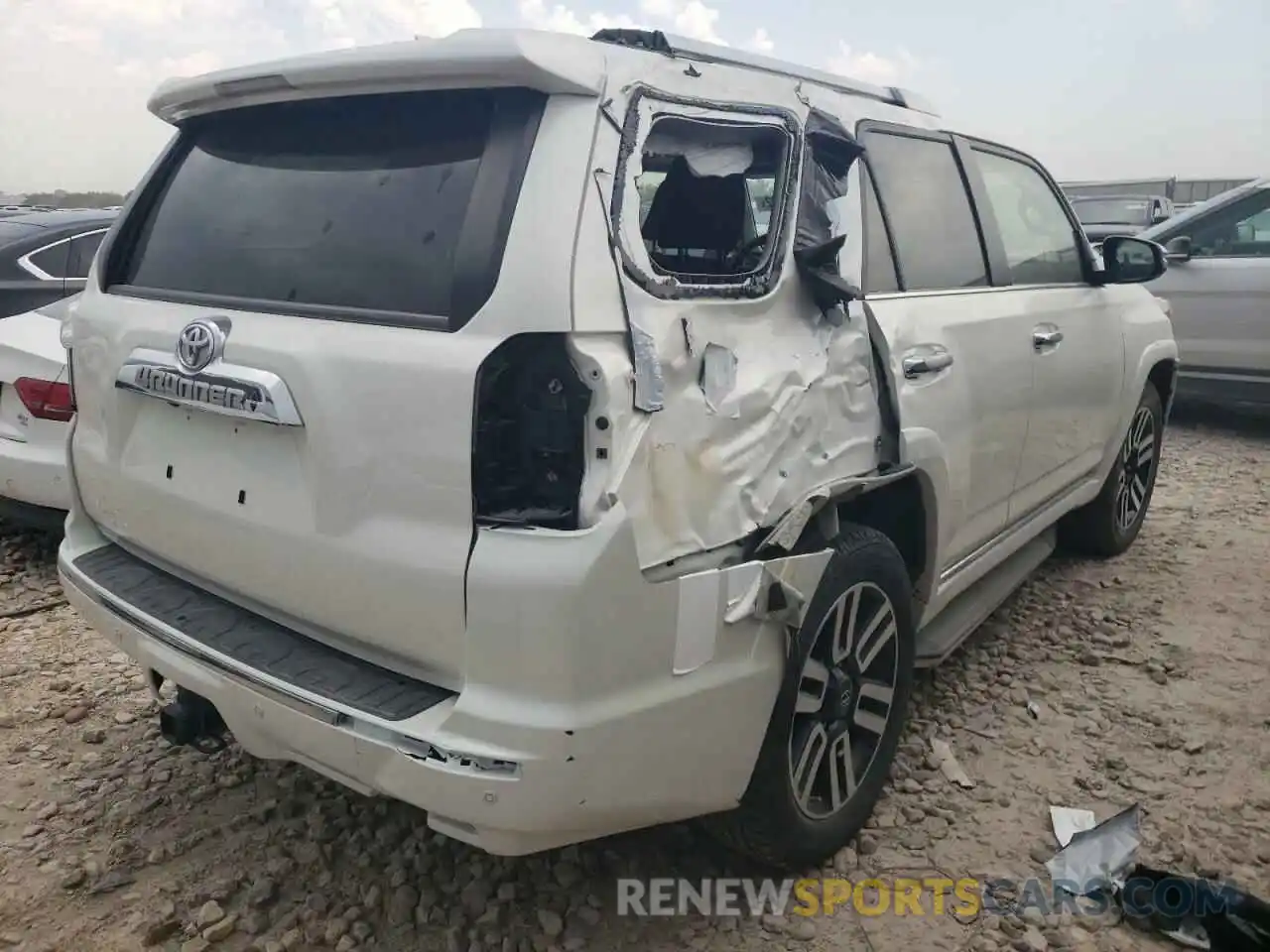 4 Photograph of a damaged car JTEZU5JR5K5211122 TOYOTA 4RUNNER 2019