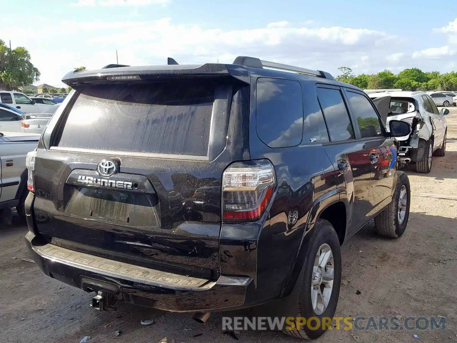 4 Photograph of a damaged car JTEZU5JR5K5211590 TOYOTA 4RUNNER 2019