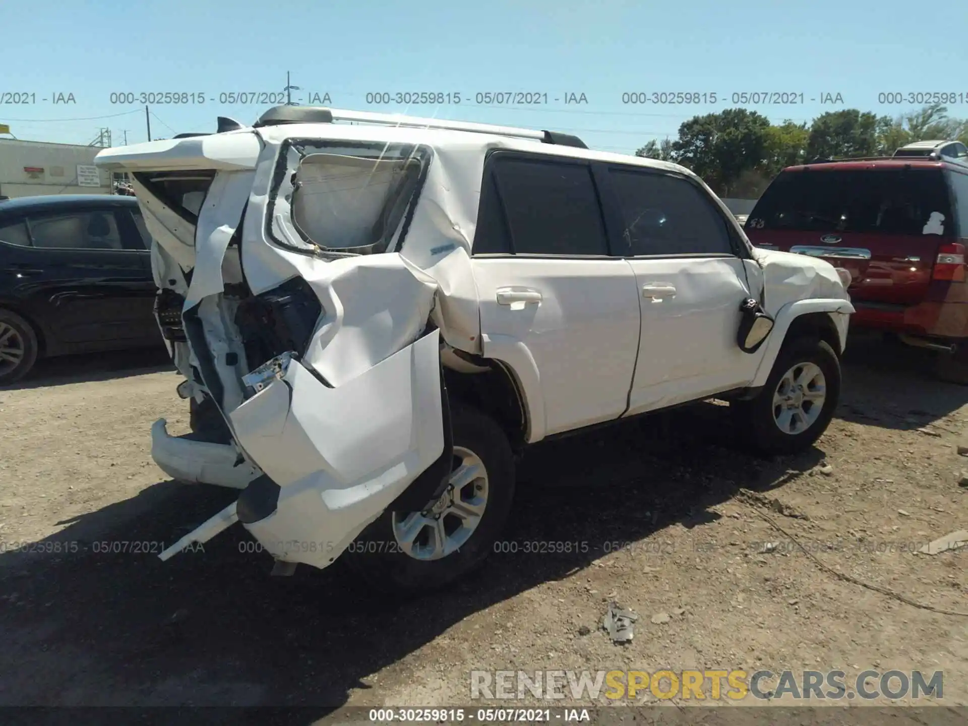 4 Photograph of a damaged car JTEZU5JR5K5211606 TOYOTA 4RUNNER 2019