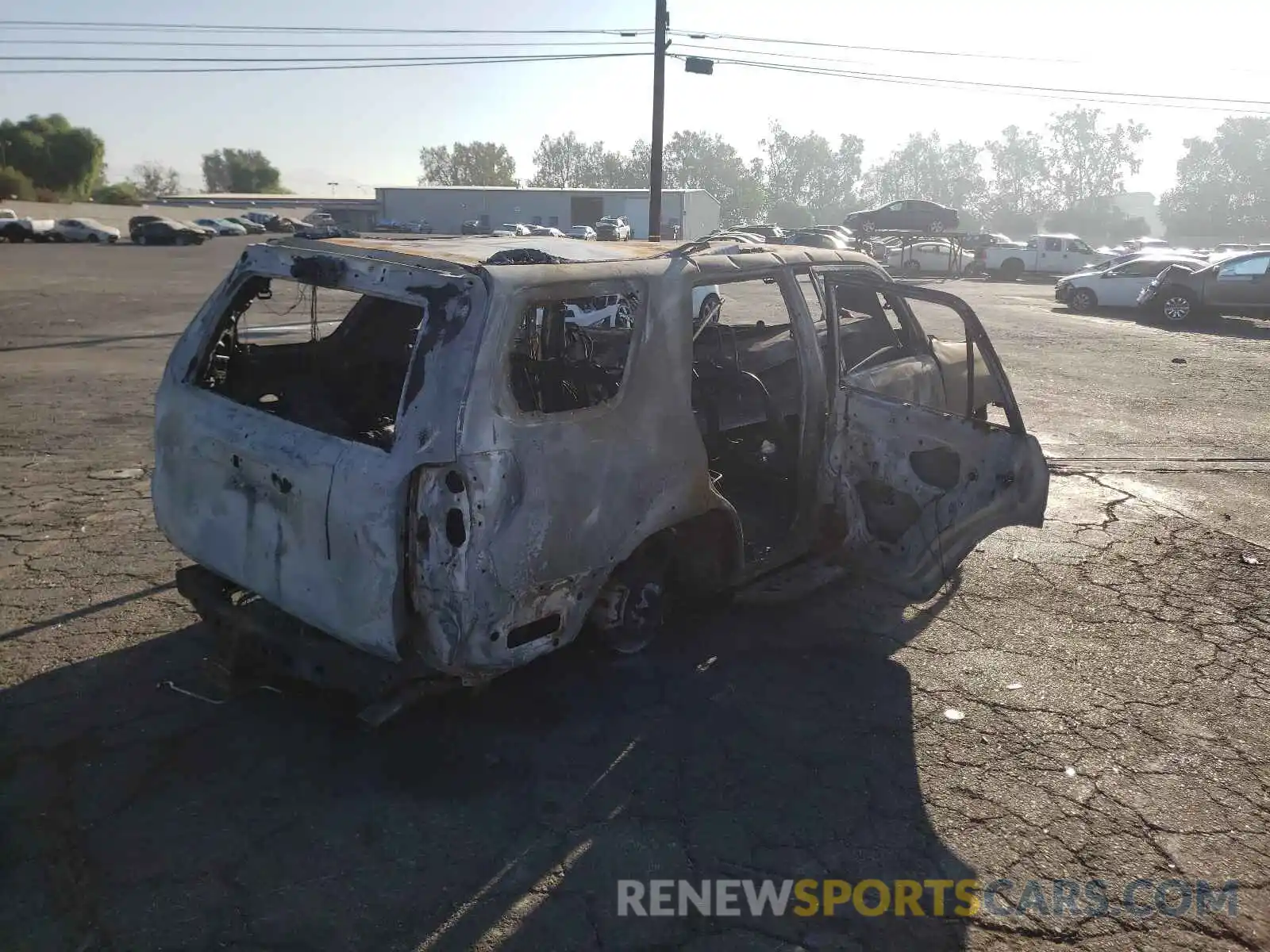 4 Photograph of a damaged car JTEZU5JR6K5193018 TOYOTA 4RUNNER 2019