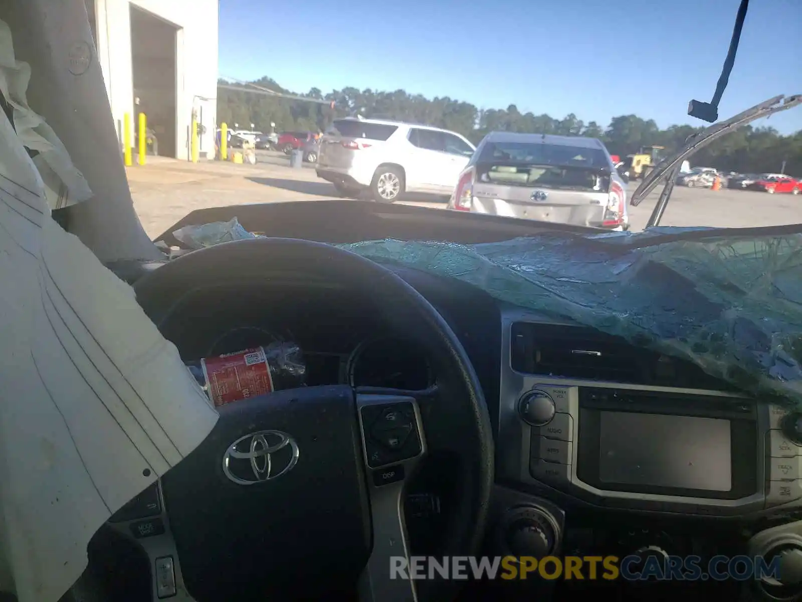 8 Photograph of a damaged car JTEZU5JR6K5194301 TOYOTA 4RUNNER 2019