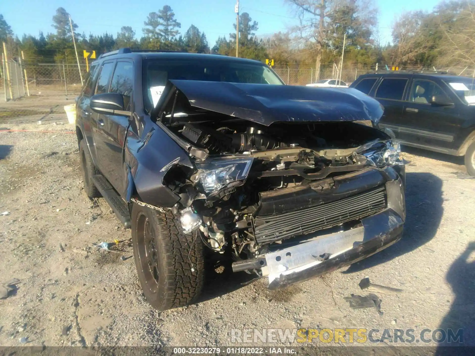 6 Photograph of a damaged car JTEZU5JR6K5198154 TOYOTA 4RUNNER 2019