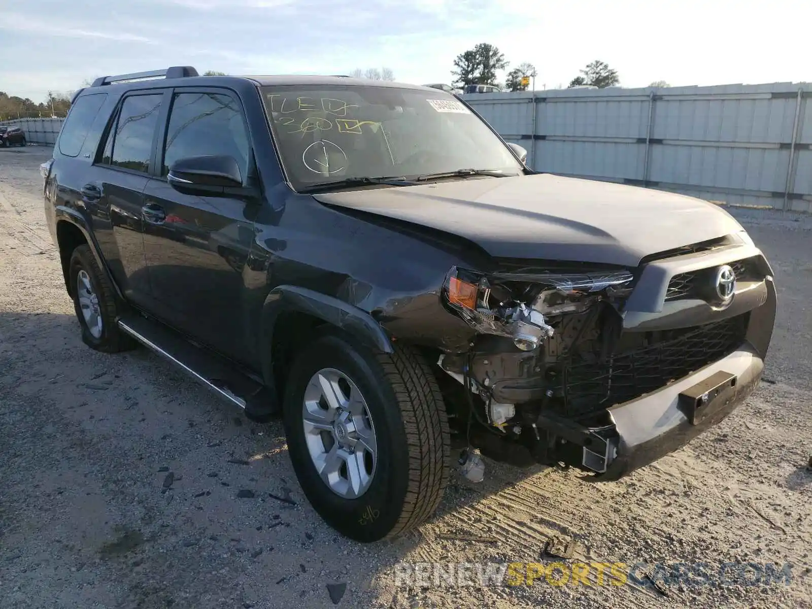 1 Photograph of a damaged car JTEZU5JR6K5202803 TOYOTA 4RUNNER 2019