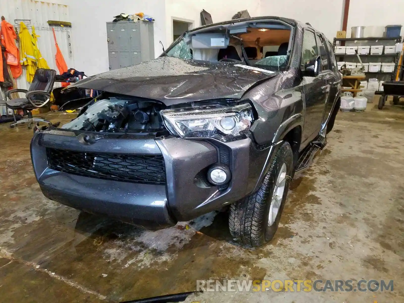 2 Photograph of a damaged car JTEZU5JR6K5204082 TOYOTA 4RUNNER 2019