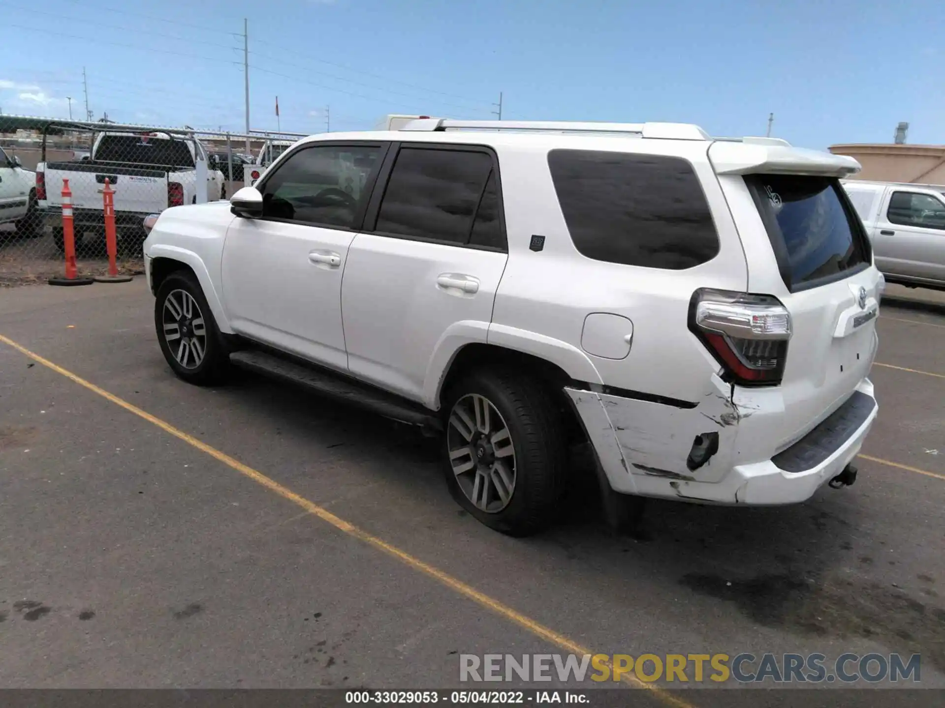 3 Photograph of a damaged car JTEZU5JR6K5204177 TOYOTA 4RUNNER 2019