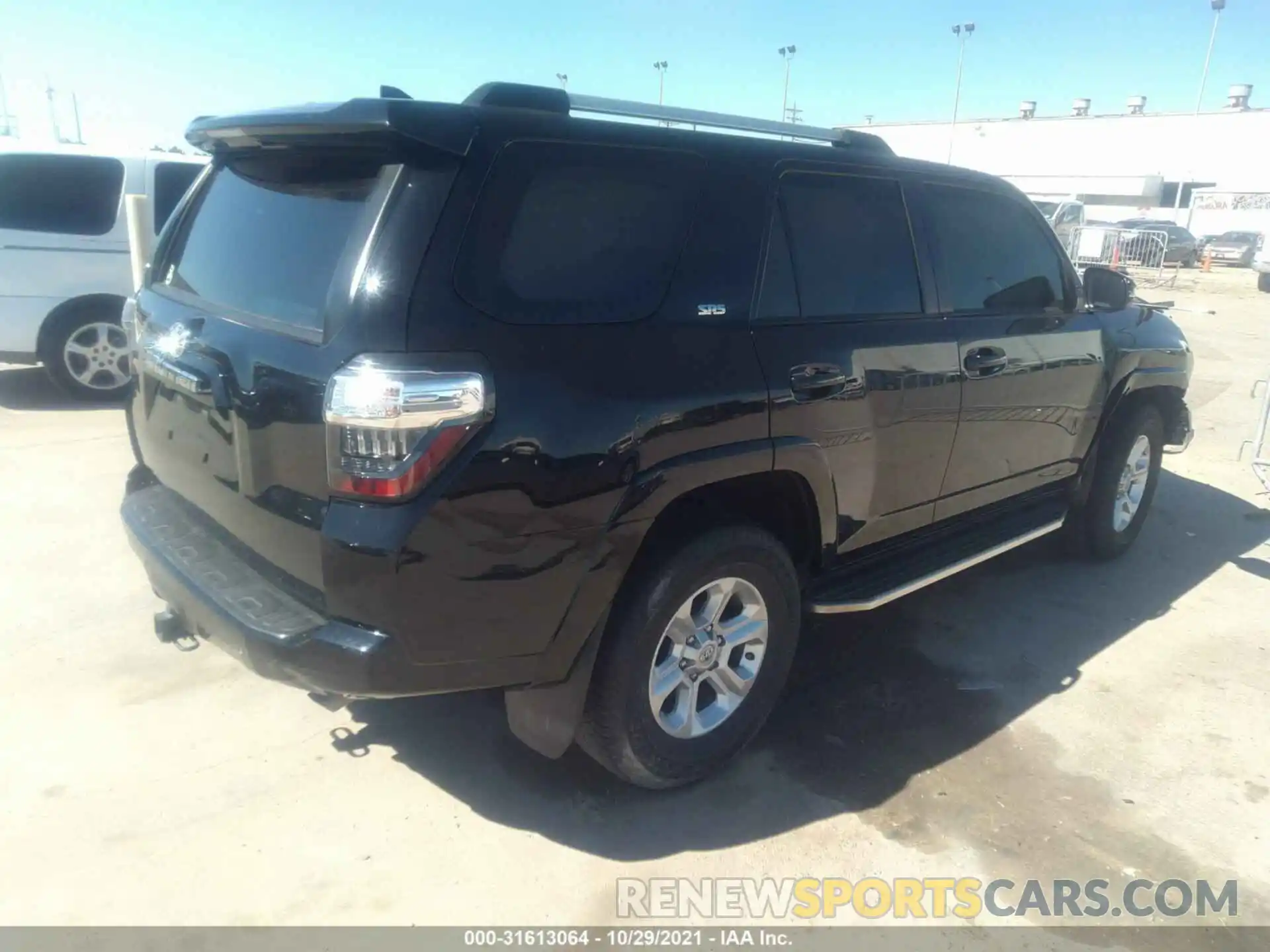 4 Photograph of a damaged car JTEZU5JR6K5205118 TOYOTA 4RUNNER 2019