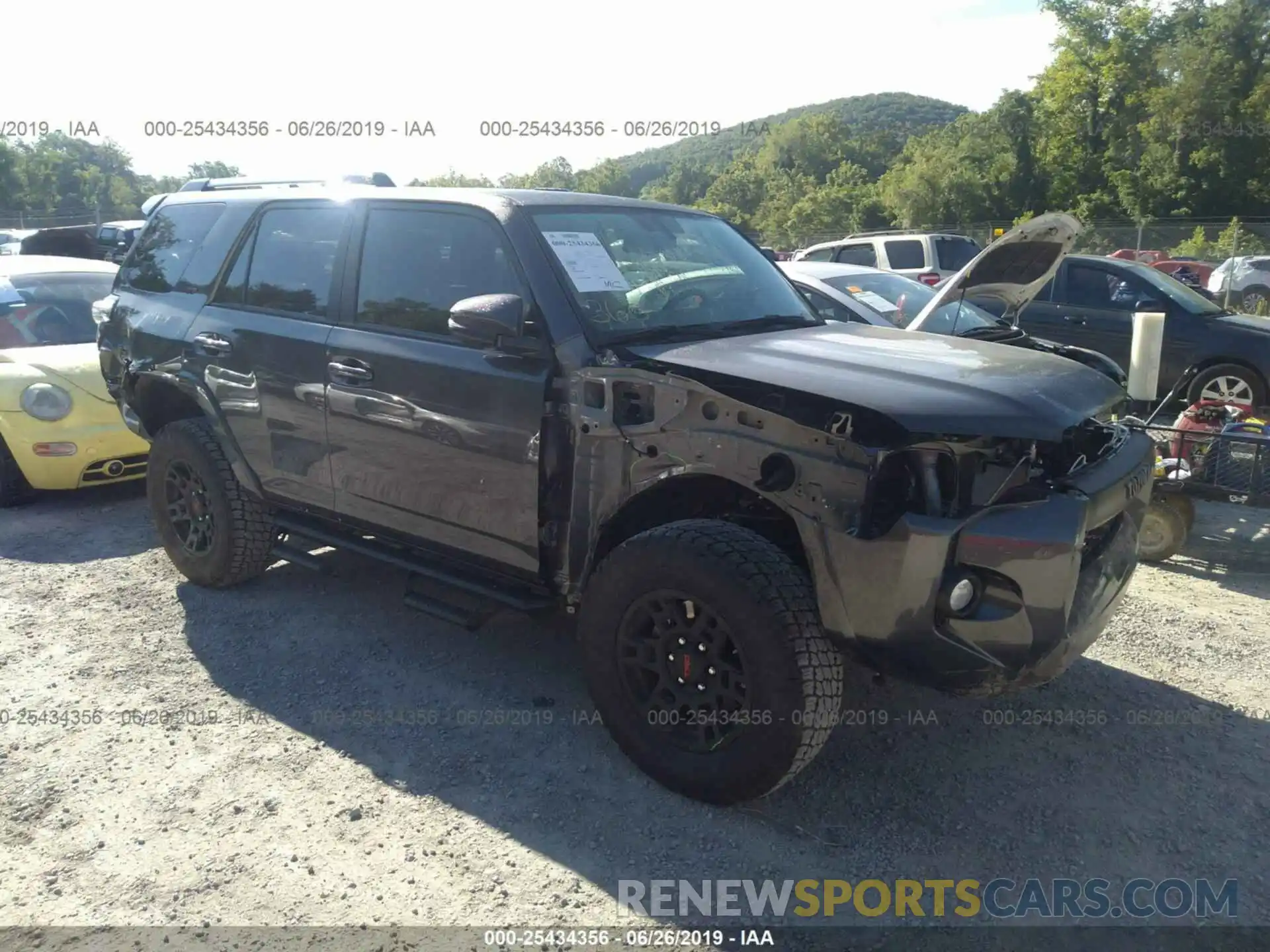 1 Photograph of a damaged car JTEZU5JR6K5205913 TOYOTA 4RUNNER 2019