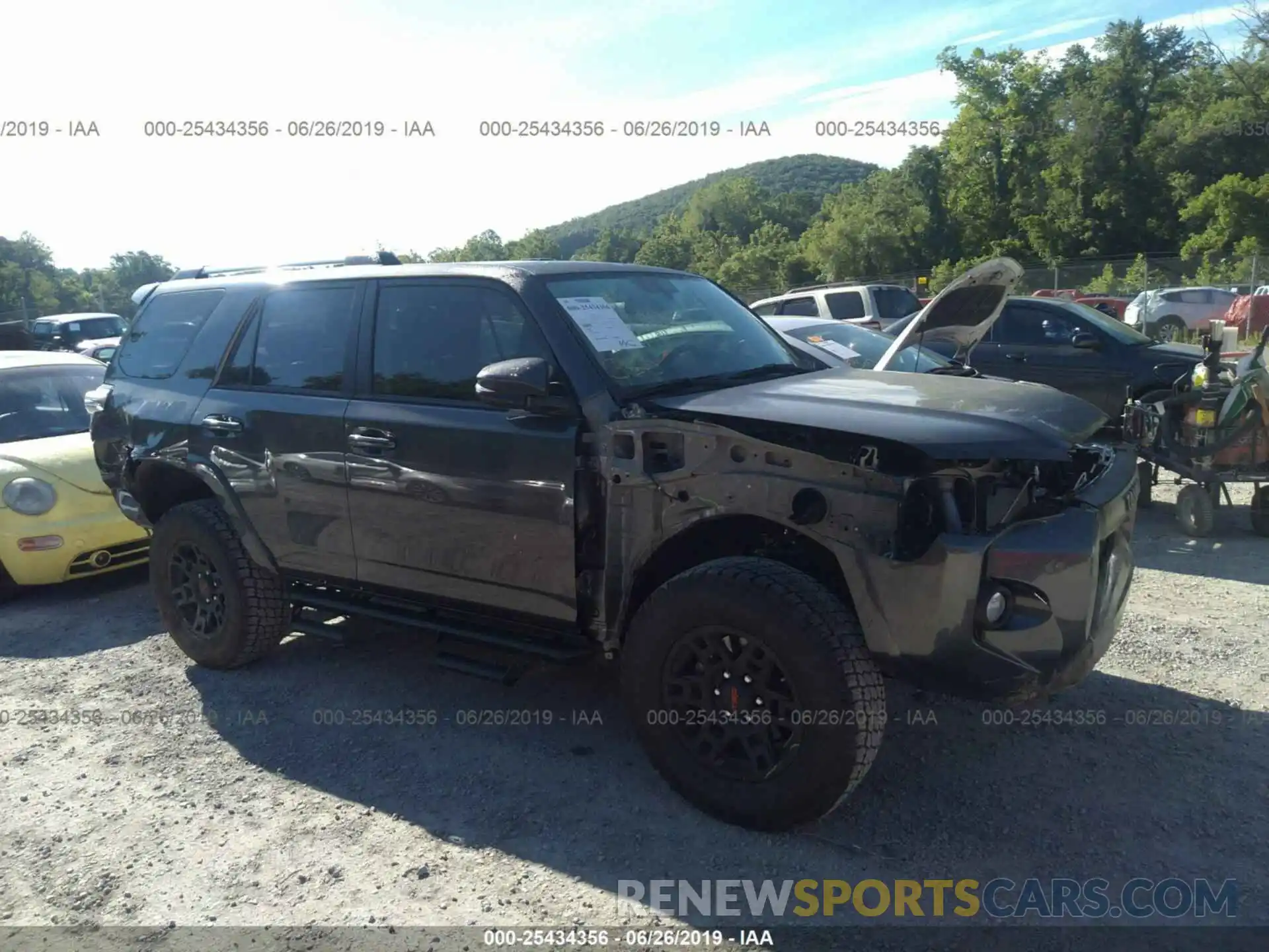 6 Photograph of a damaged car JTEZU5JR6K5205913 TOYOTA 4RUNNER 2019