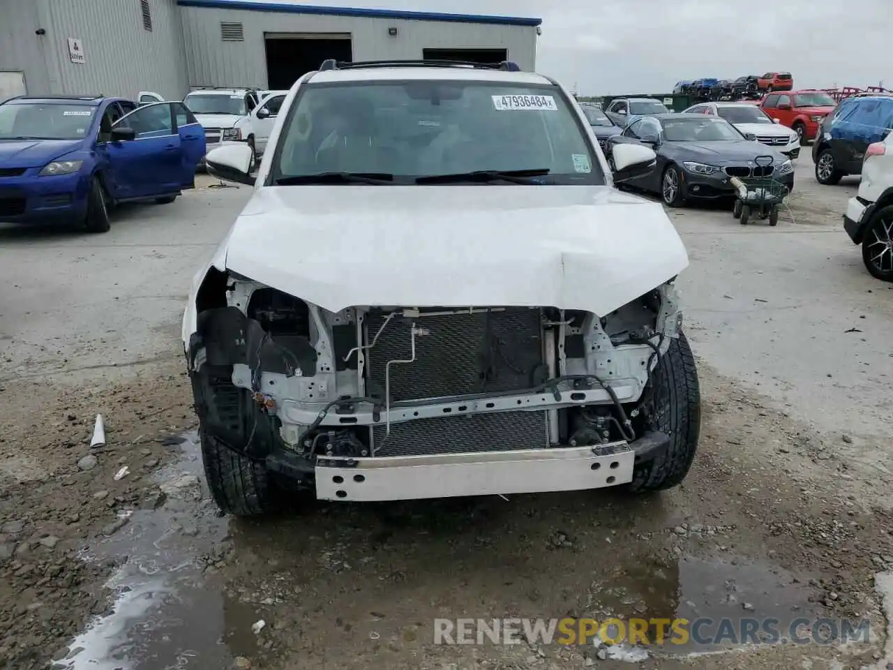 5 Photograph of a damaged car JTEZU5JR6K5208536 TOYOTA 4RUNNER 2019