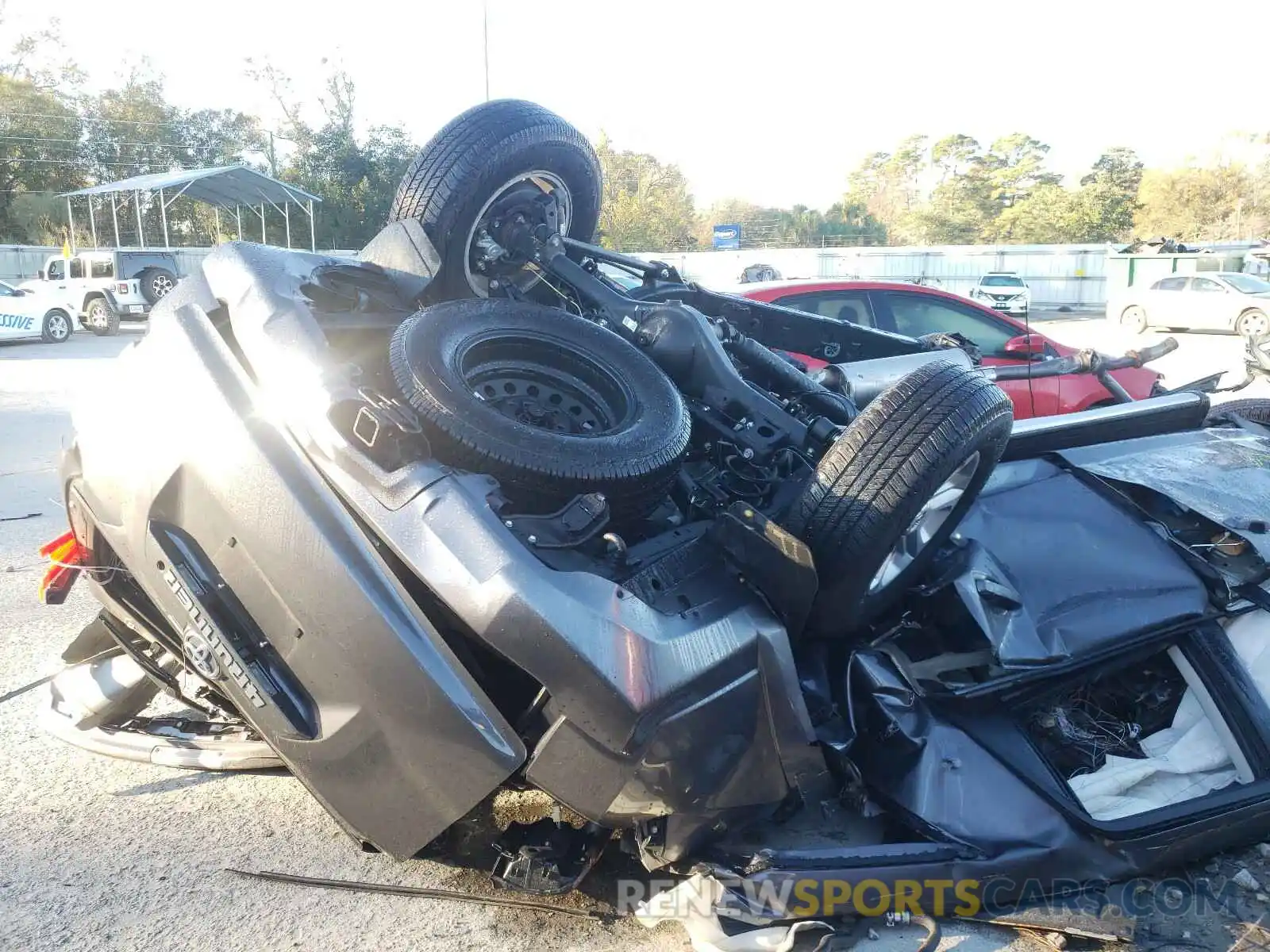 4 Photograph of a damaged car JTEZU5JR6K5209427 TOYOTA 4RUNNER 2019