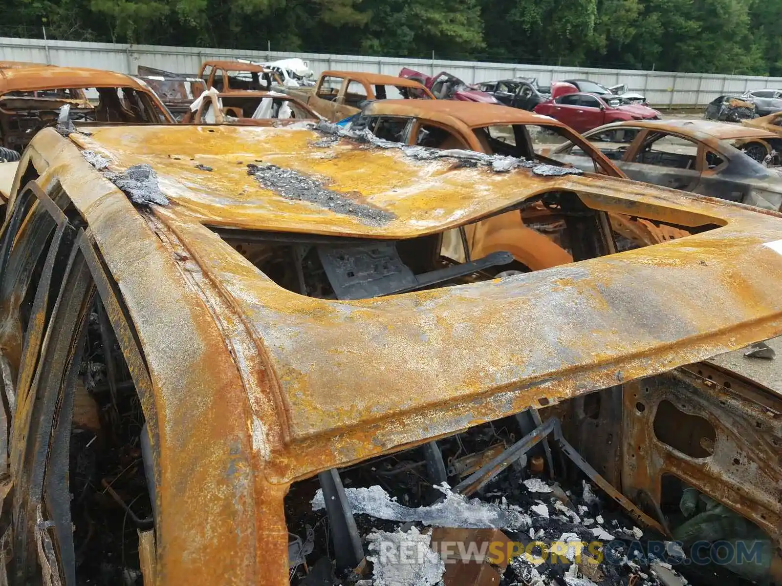 10 Photograph of a damaged car JTEZU5JR6K5210612 TOYOTA 4RUNNER 2019