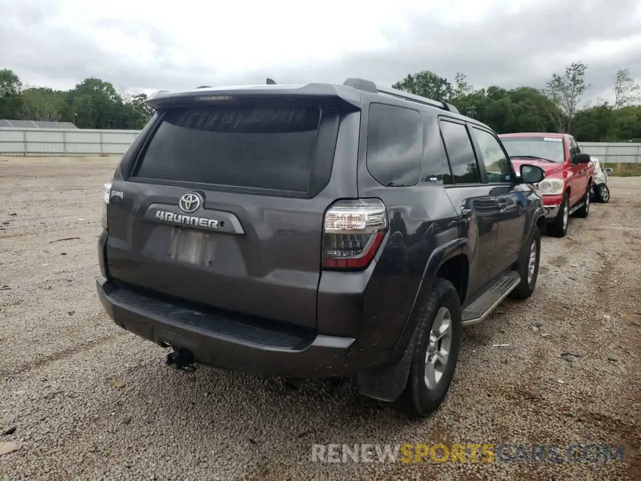 4 Photograph of a damaged car JTEZU5JR6K5211548 TOYOTA 4RUNNER 2019