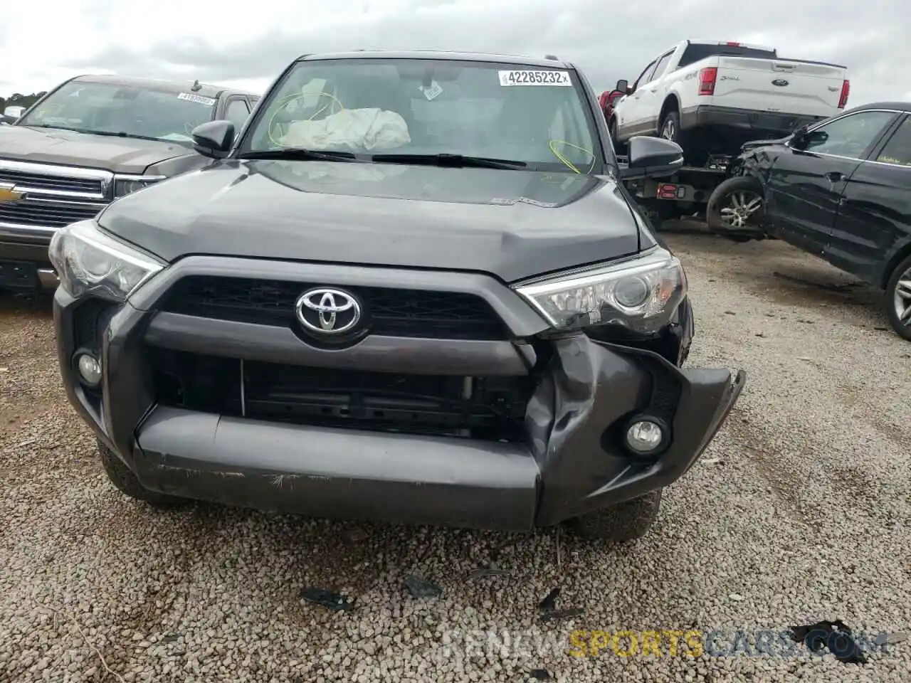 9 Photograph of a damaged car JTEZU5JR6K5211548 TOYOTA 4RUNNER 2019