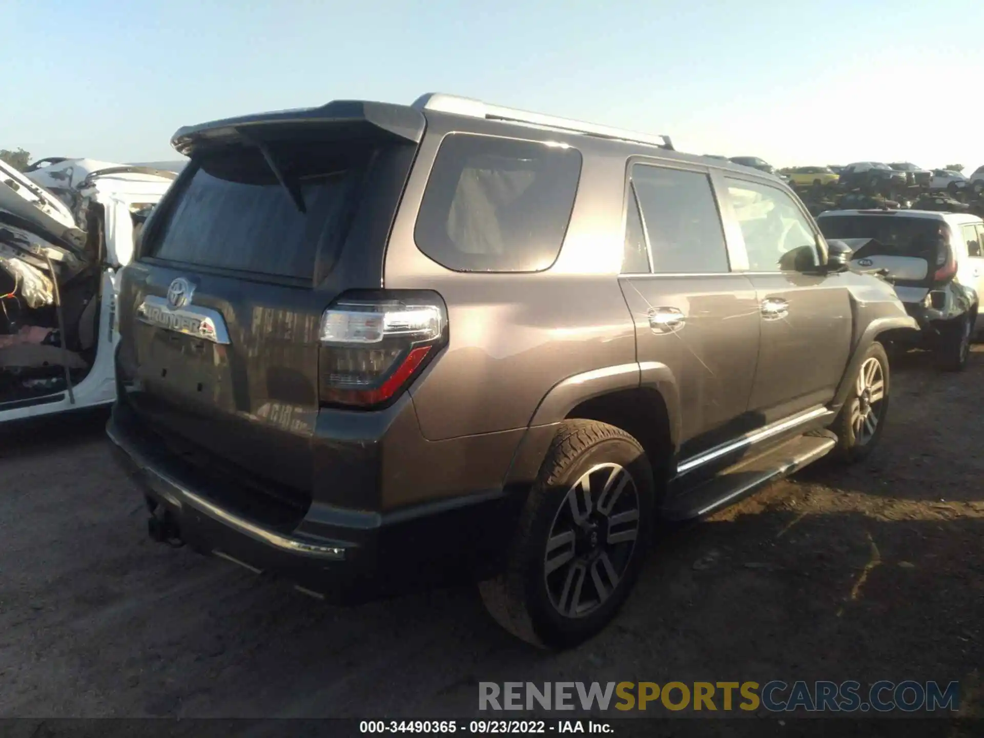 4 Фотография поврежденного автомобиля JTEZU5JR6K5213428 TOYOTA 4RUNNER 2019