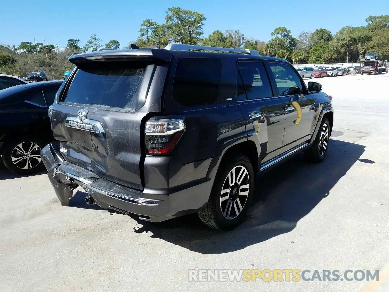 4 Photograph of a damaged car JTEZU5JR6K5213543 TOYOTA 4RUNNER 2019