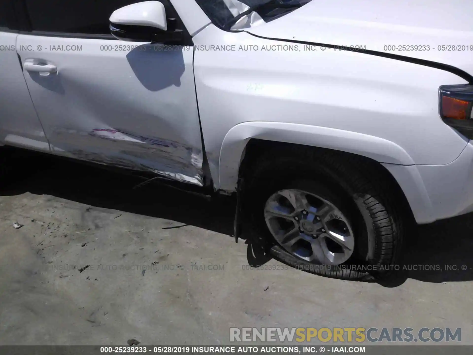 6 Photograph of a damaged car JTEZU5JR7K5192248 TOYOTA 4RUNNER 2019