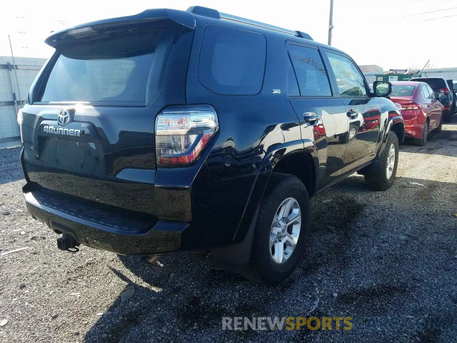 4 Photograph of a damaged car JTEZU5JR7K5193738 TOYOTA 4RUNNER 2019