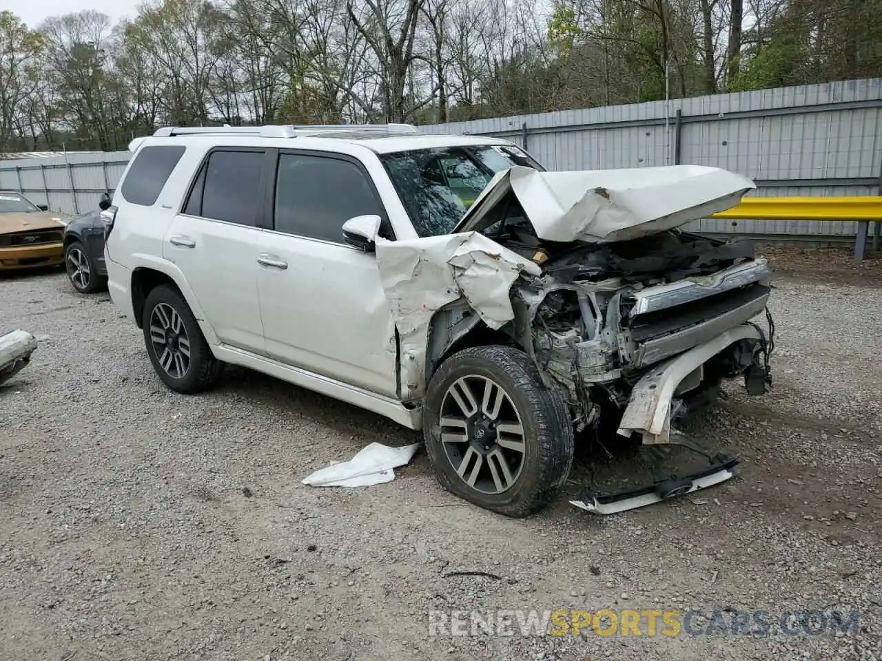 4 Photograph of a damaged car JTEZU5JR7K5199555 TOYOTA 4RUNNER 2019