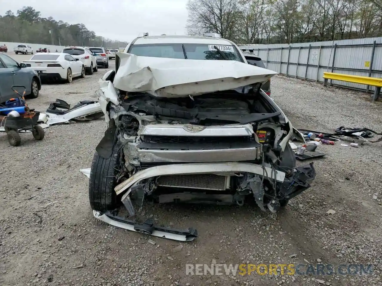 5 Photograph of a damaged car JTEZU5JR7K5199555 TOYOTA 4RUNNER 2019