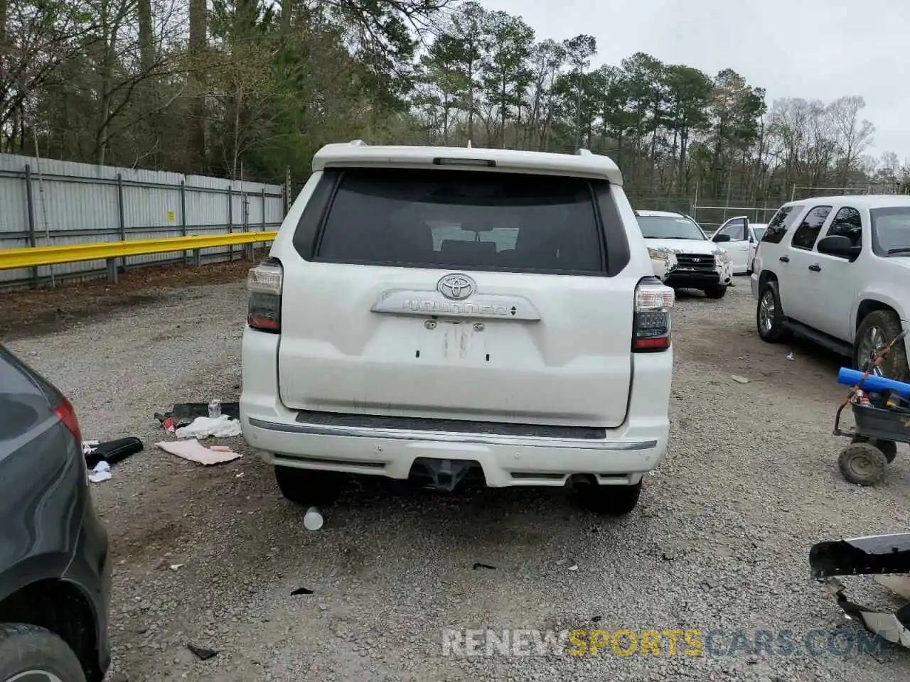 6 Photograph of a damaged car JTEZU5JR7K5199555 TOYOTA 4RUNNER 2019