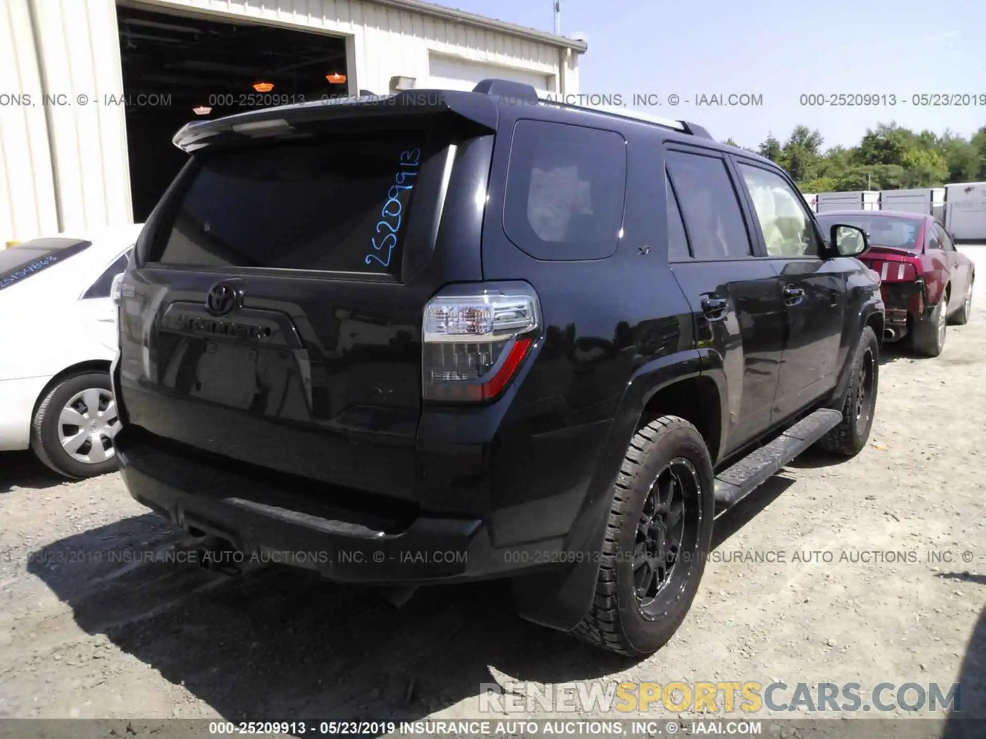 4 Photograph of a damaged car JTEZU5JR7K5199717 TOYOTA 4RUNNER 2019