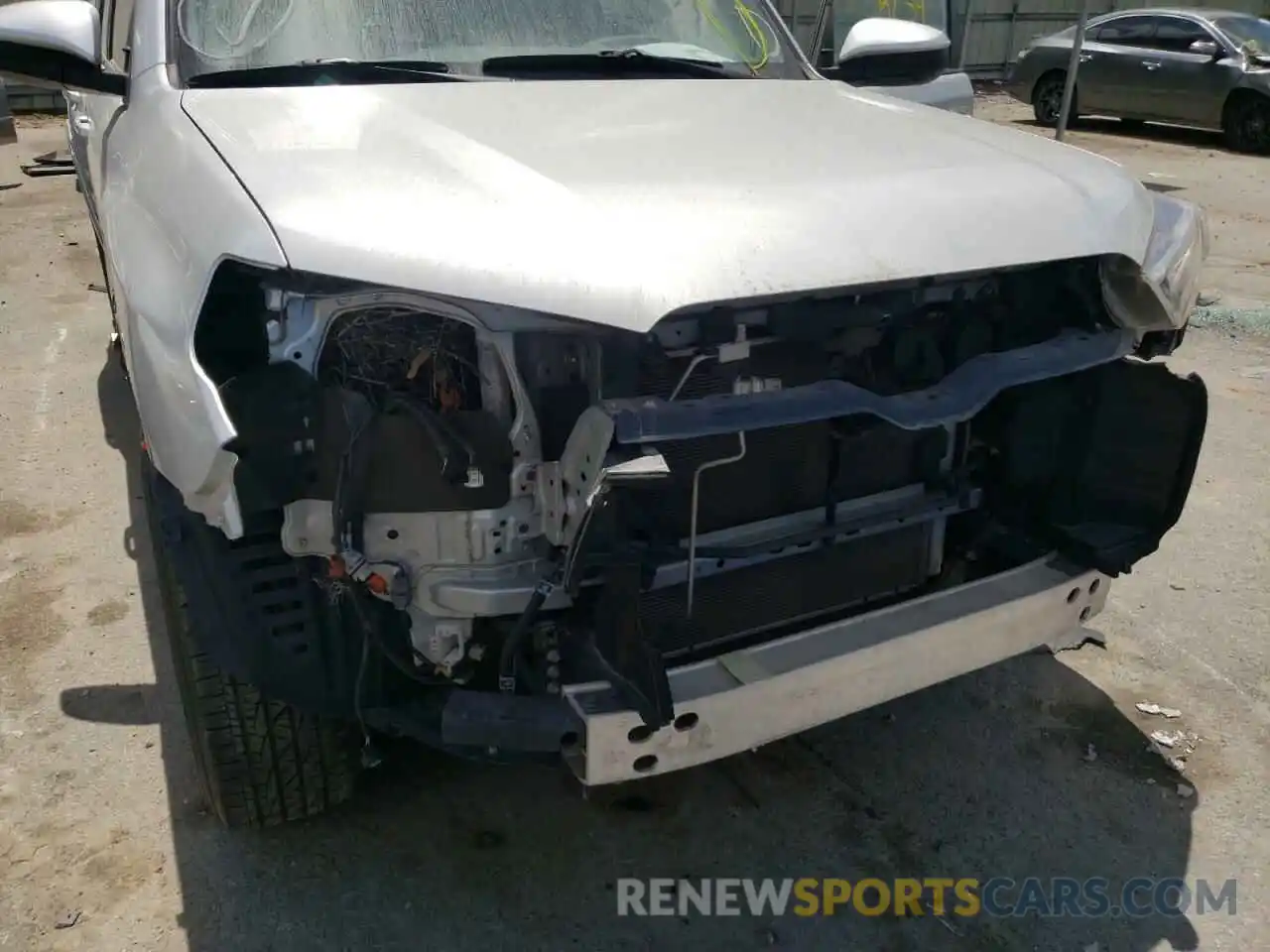 9 Photograph of a damaged car JTEZU5JR7K5201093 TOYOTA 4RUNNER 2019