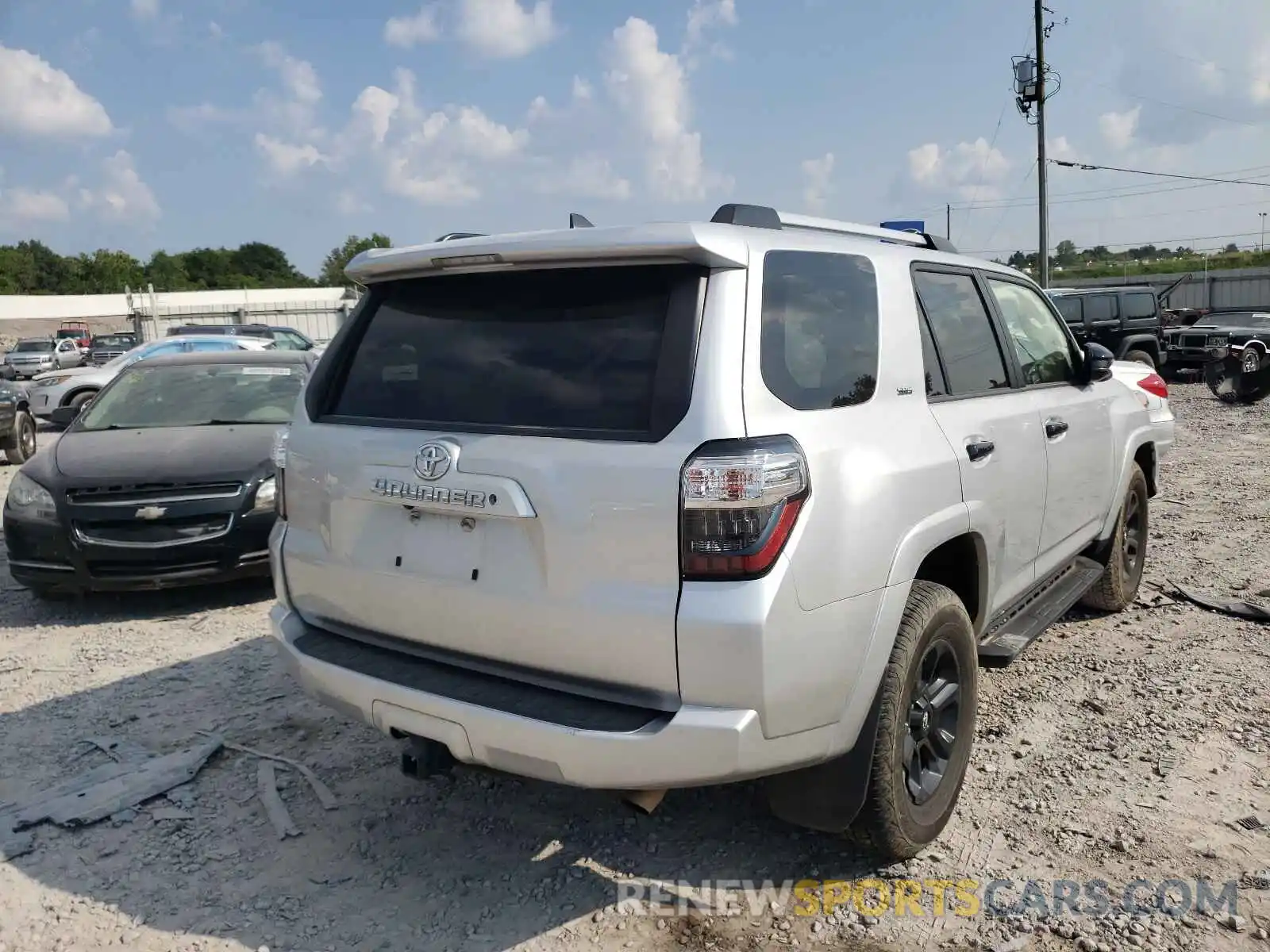 4 Photograph of a damaged car JTEZU5JR7K5201322 TOYOTA 4RUNNER 2019