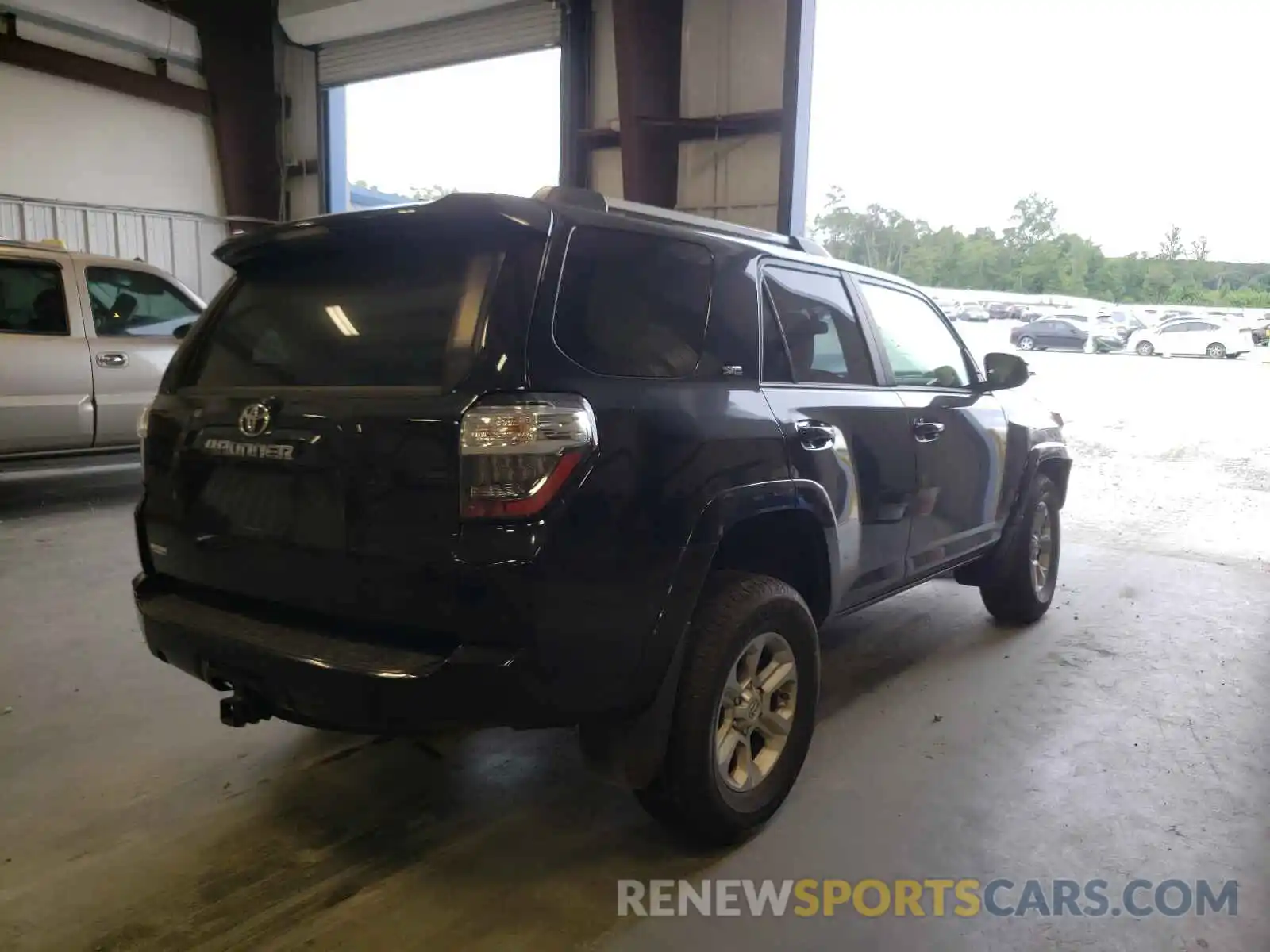 4 Photograph of a damaged car JTEZU5JR7K5201790 TOYOTA 4RUNNER 2019