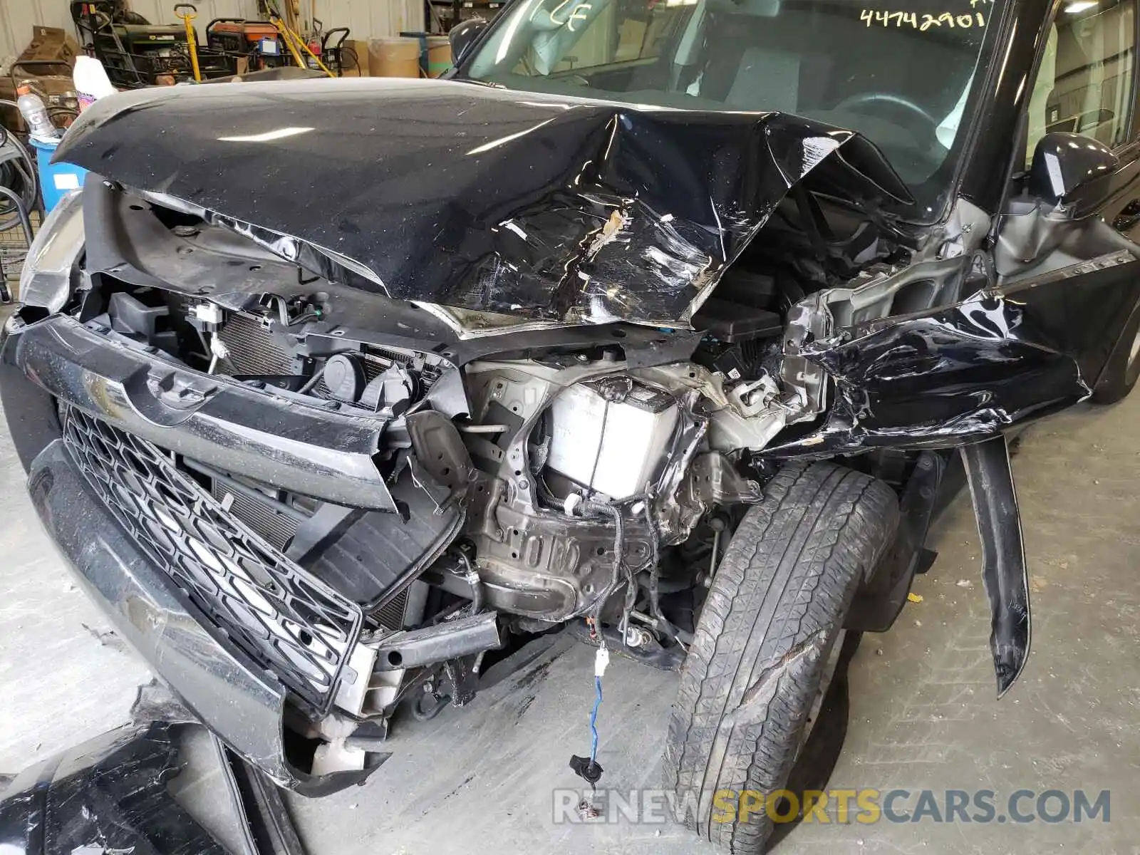 9 Photograph of a damaged car JTEZU5JR7K5201790 TOYOTA 4RUNNER 2019