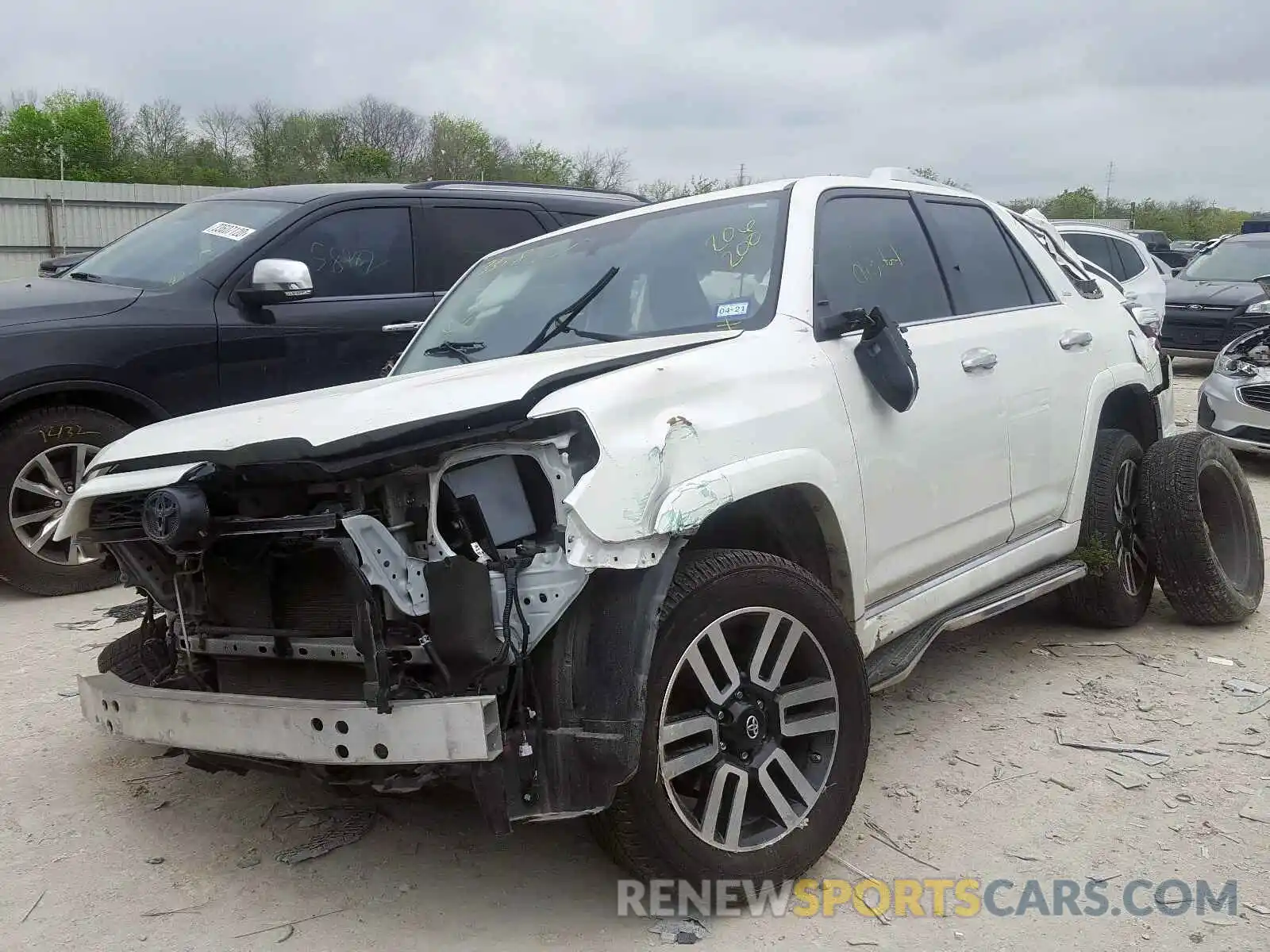 2 Photograph of a damaged car JTEZU5JR7K5206200 TOYOTA 4RUNNER 2019