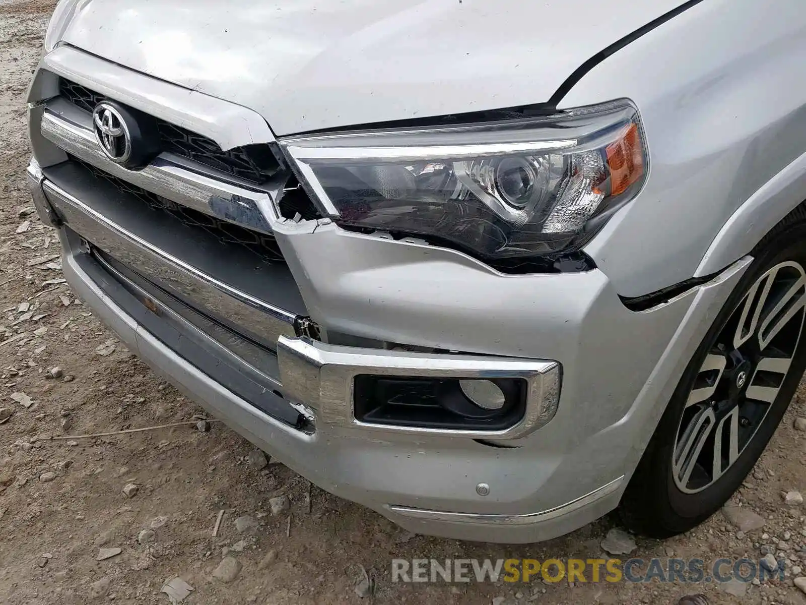 9 Photograph of a damaged car JTEZU5JR7K5207220 TOYOTA 4RUNNER 2019