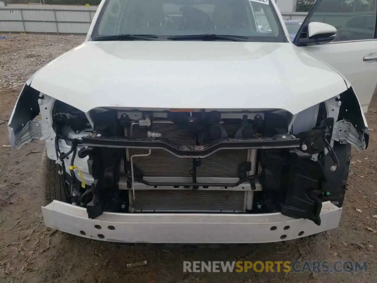 9 Photograph of a damaged car JTEZU5JR7K5207394 TOYOTA 4RUNNER 2019