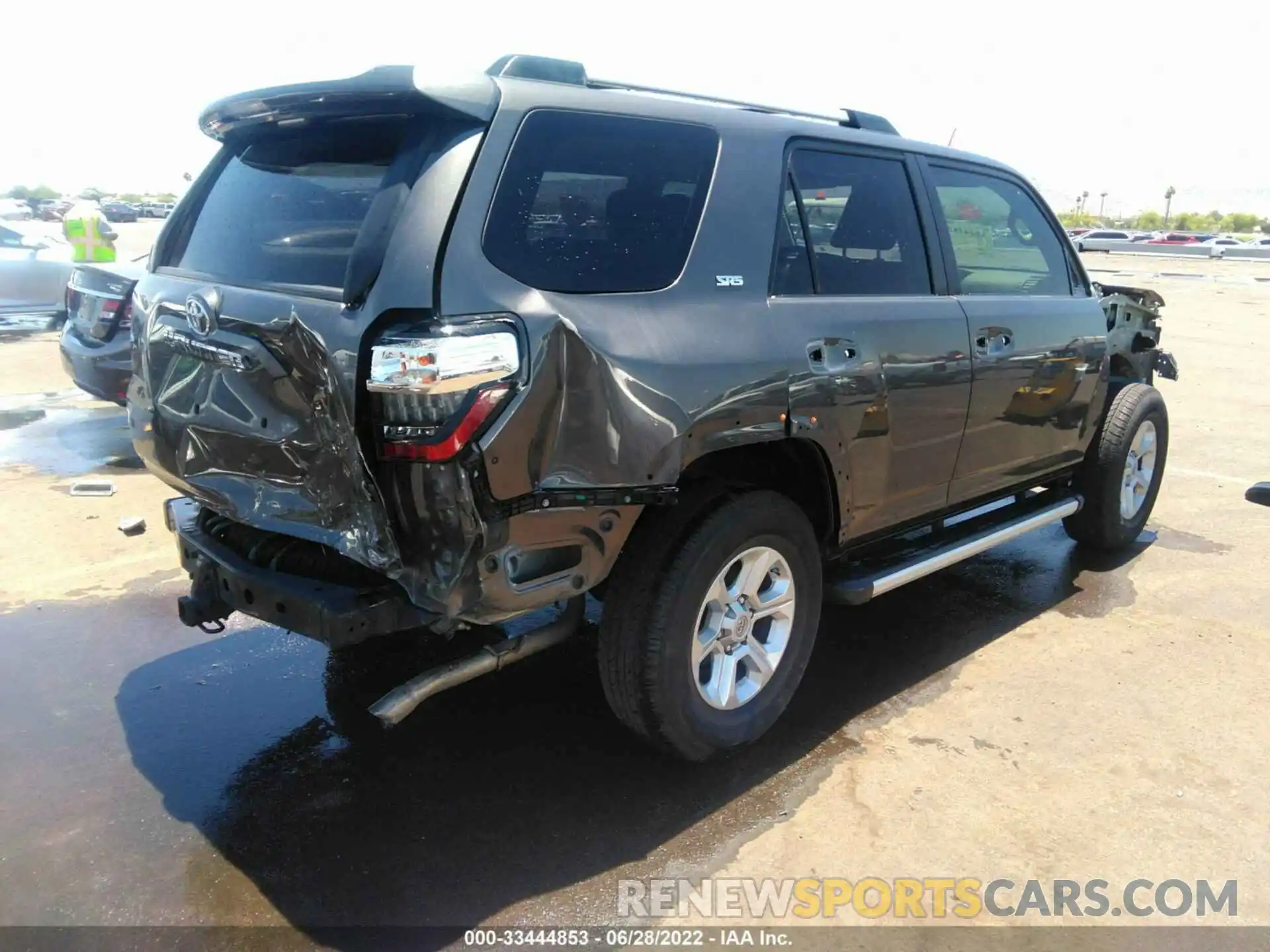 4 Photograph of a damaged car JTEZU5JR7K5208481 TOYOTA 4RUNNER 2019