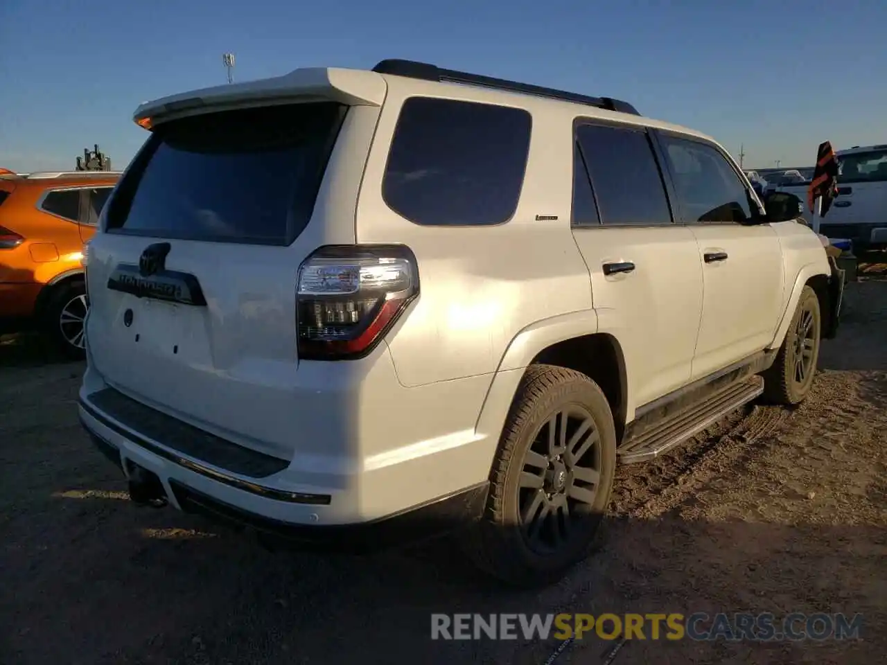 4 Photograph of a damaged car JTEZU5JR7K5208741 TOYOTA 4RUNNER 2019