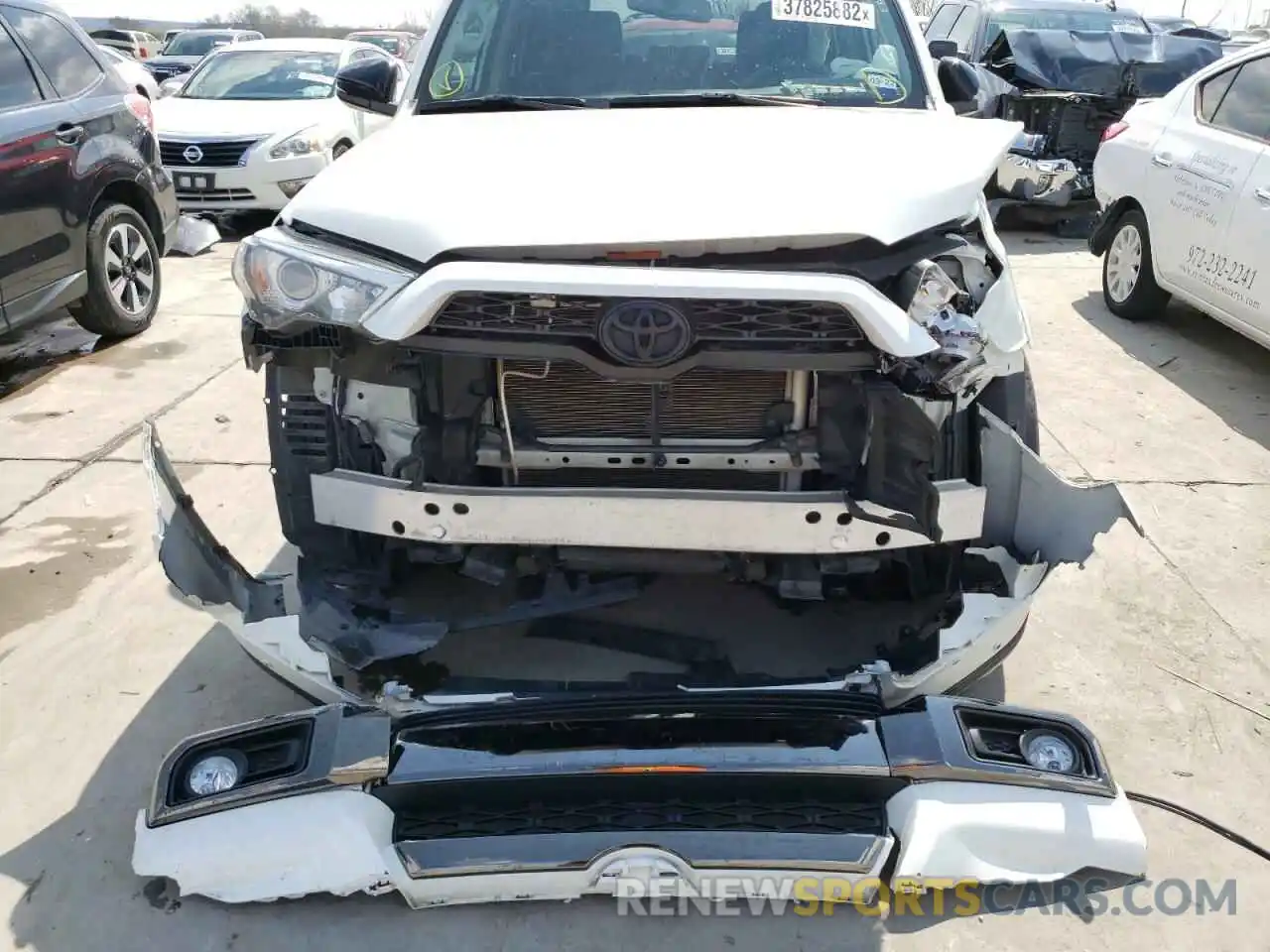 9 Photograph of a damaged car JTEZU5JR7K5209291 TOYOTA 4RUNNER 2019