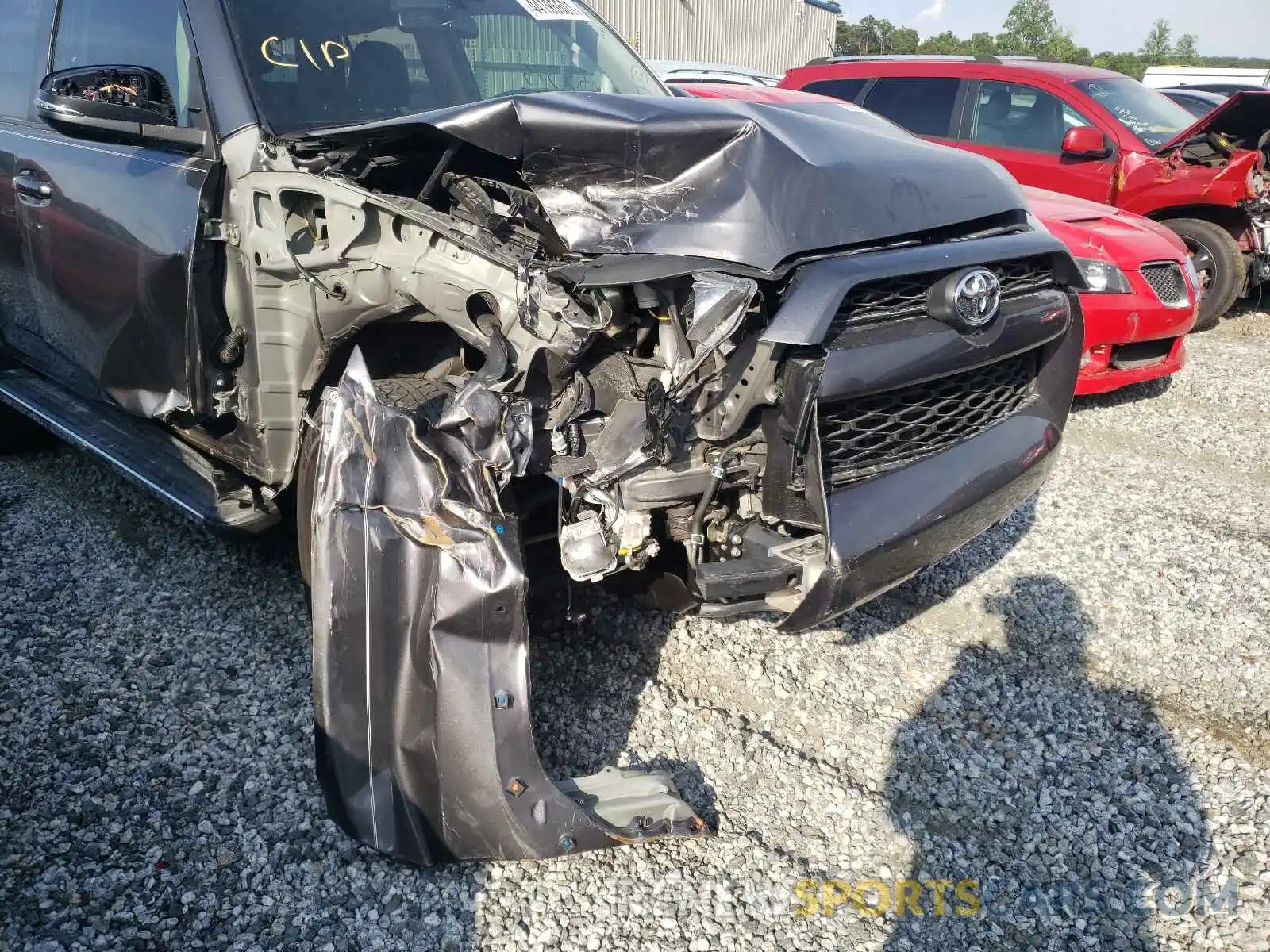 9 Photograph of a damaged car JTEZU5JR7K5209761 TOYOTA 4RUNNER 2019