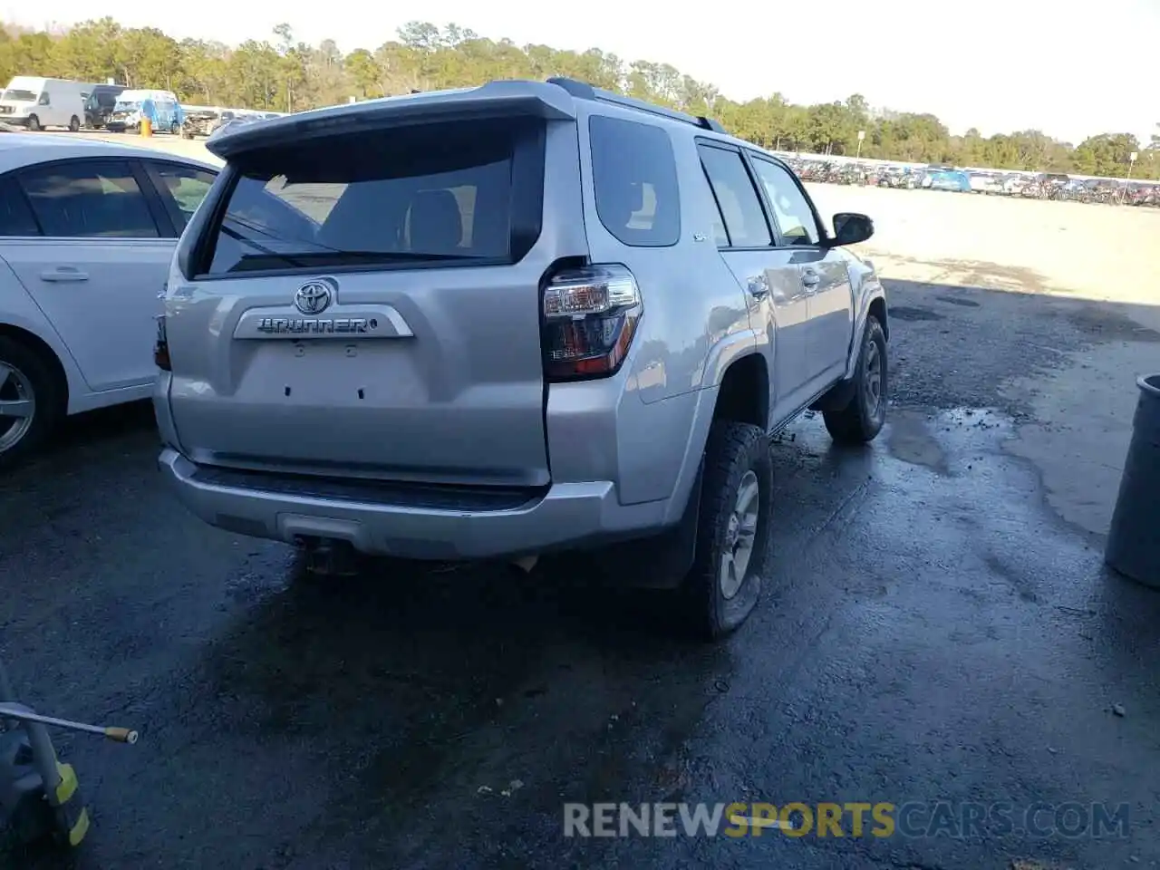 4 Photograph of a damaged car JTEZU5JR7K5210201 TOYOTA 4RUNNER 2019