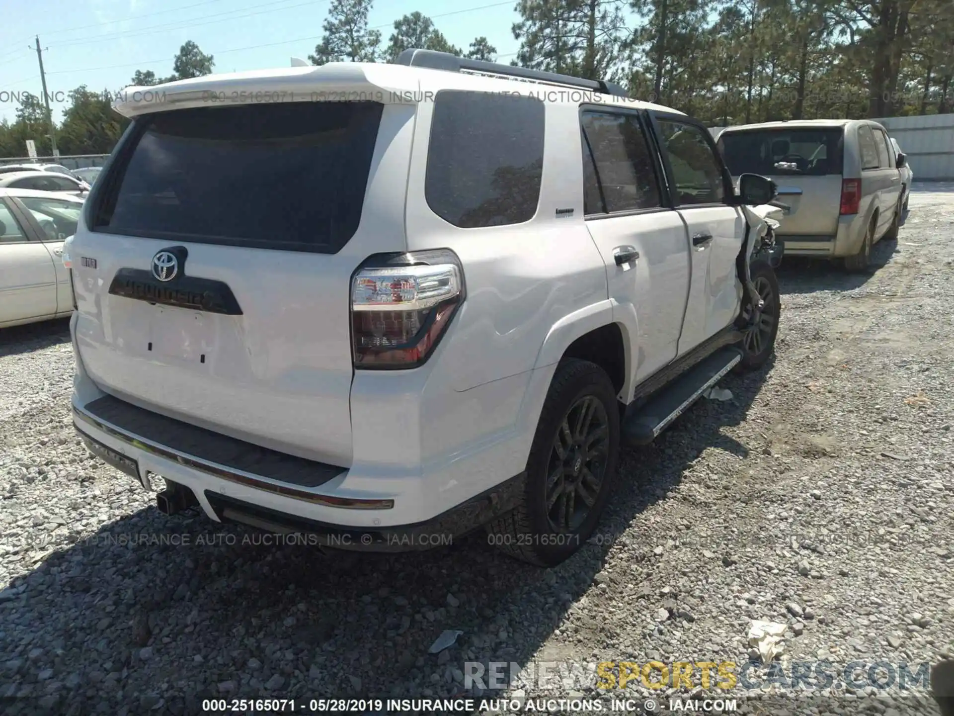 4 Photograph of a damaged car JTEZU5JR8K5191612 TOYOTA 4RUNNER 2019