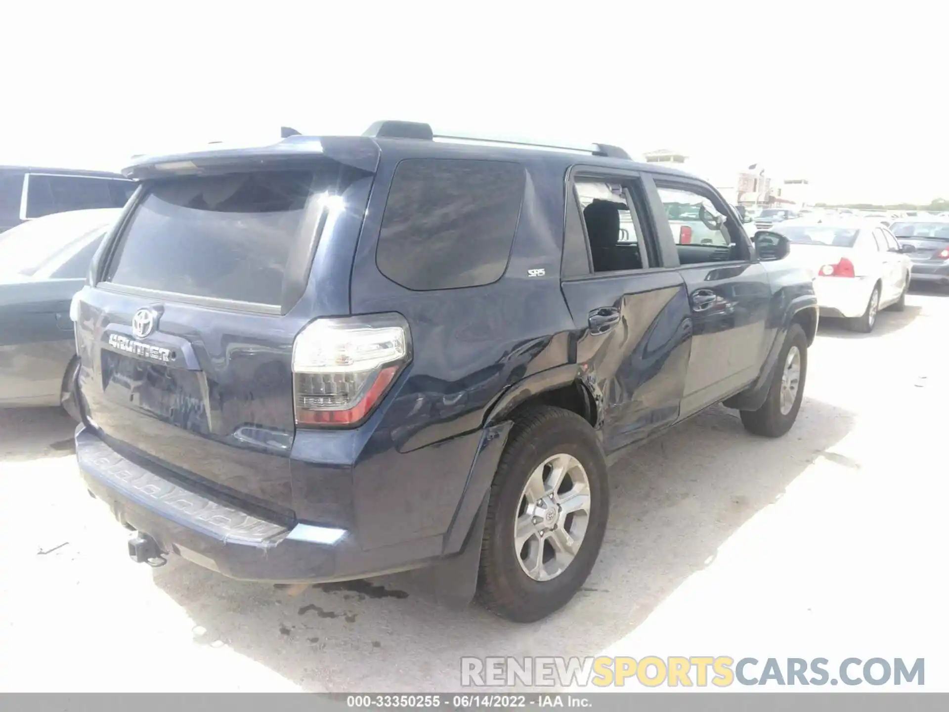 4 Photograph of a damaged car JTEZU5JR8K5192727 TOYOTA 4RUNNER 2019