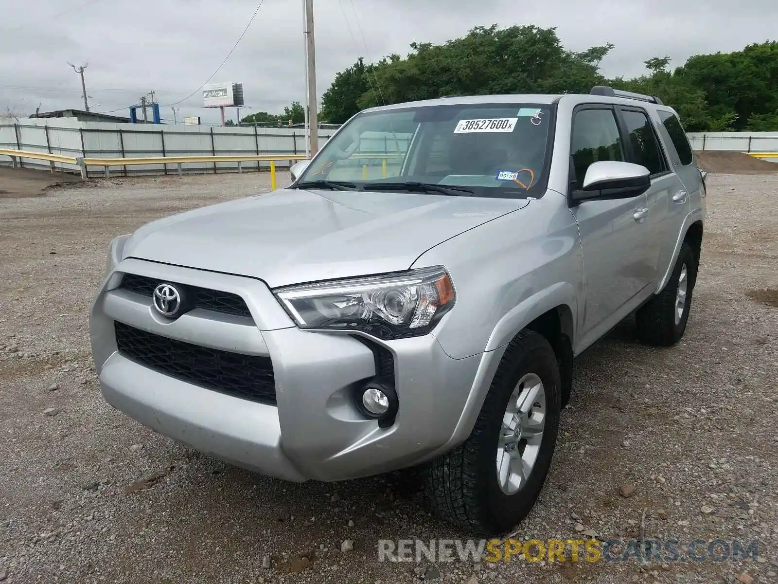 2 Photograph of a damaged car JTEZU5JR8K5193246 TOYOTA 4RUNNER 2019