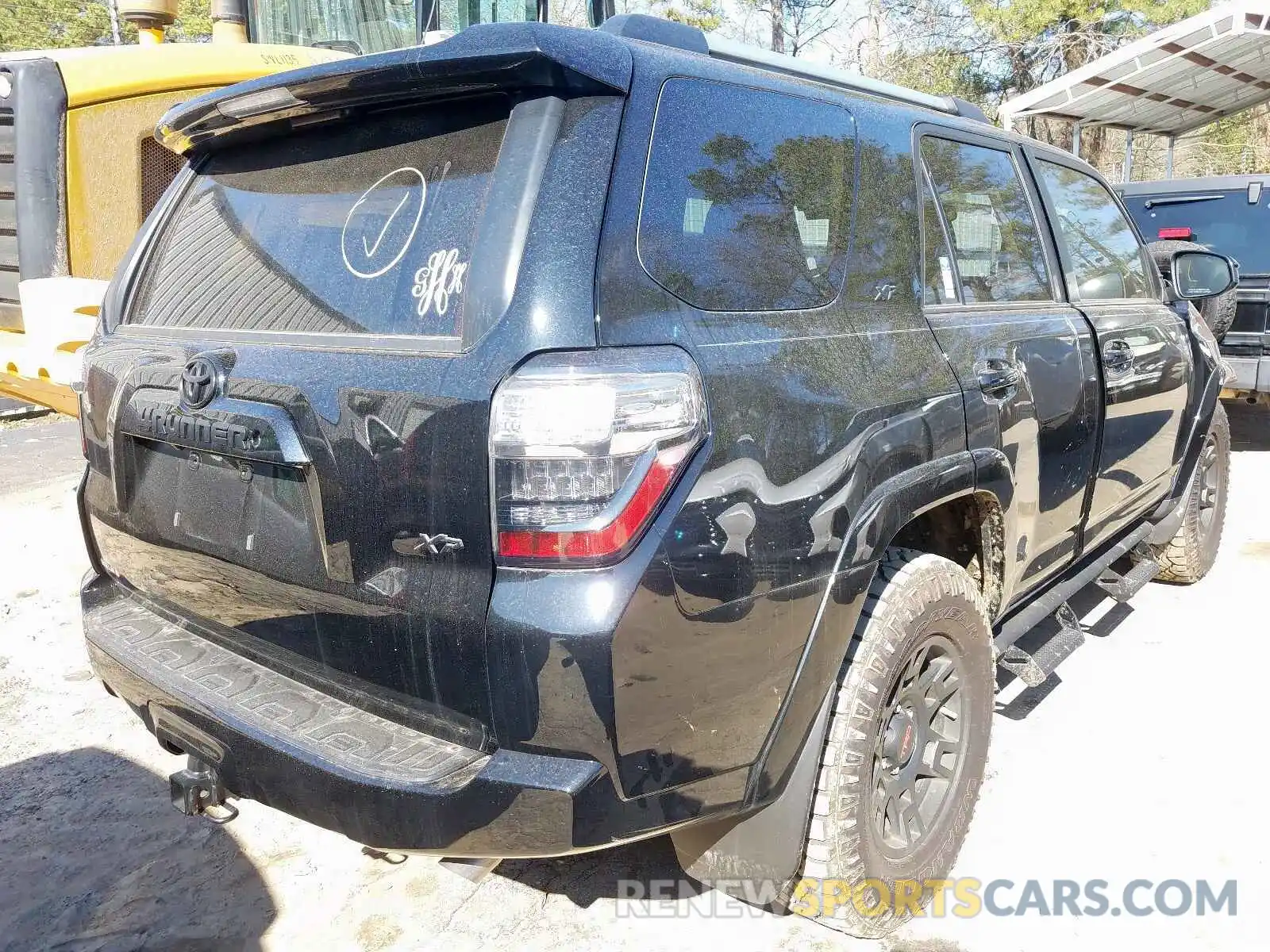 4 Фотография поврежденного автомобиля JTEZU5JR8K5195563 TOYOTA 4RUNNER 2019