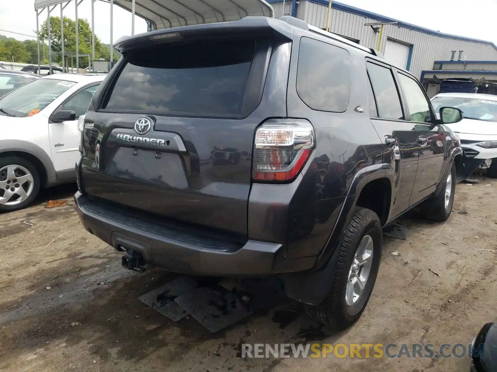 4 Photograph of a damaged car JTEZU5JR8K5197491 TOYOTA 4RUNNER 2019