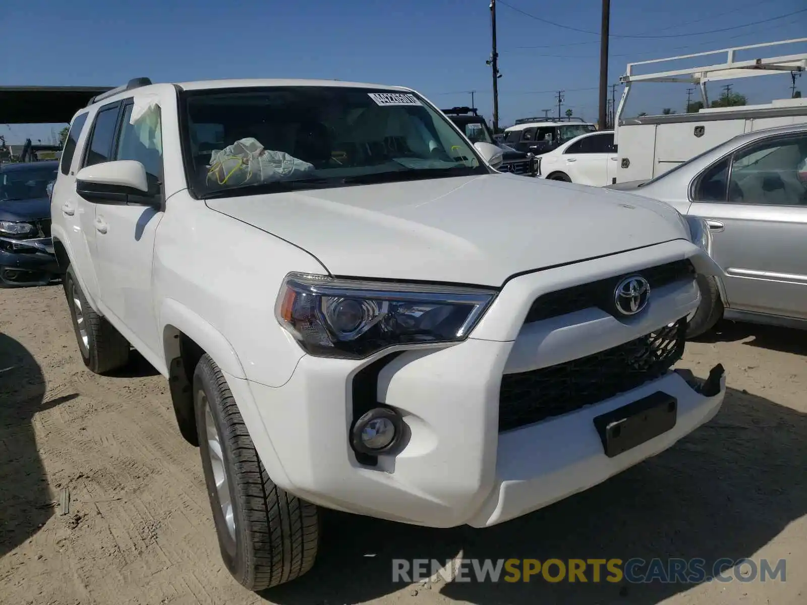 1 Photograph of a damaged car JTEZU5JR8K5198057 TOYOTA 4RUNNER 2019