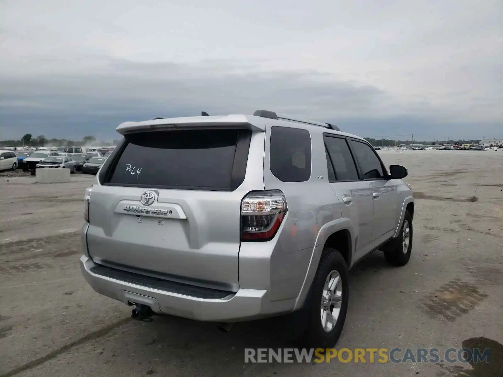 4 Photograph of a damaged car JTEZU5JR8K5198186 TOYOTA 4RUNNER 2019