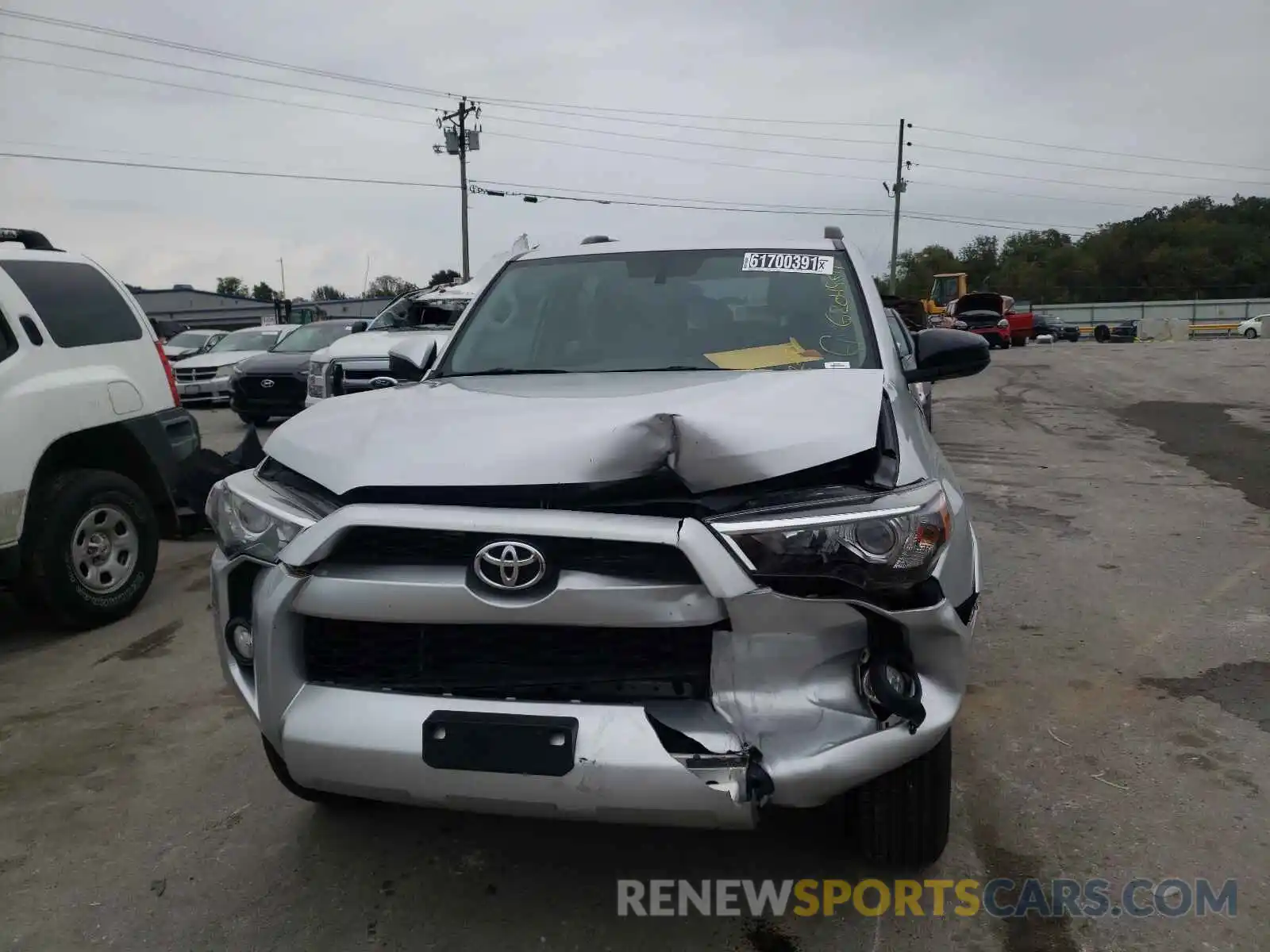 9 Photograph of a damaged car JTEZU5JR8K5198186 TOYOTA 4RUNNER 2019