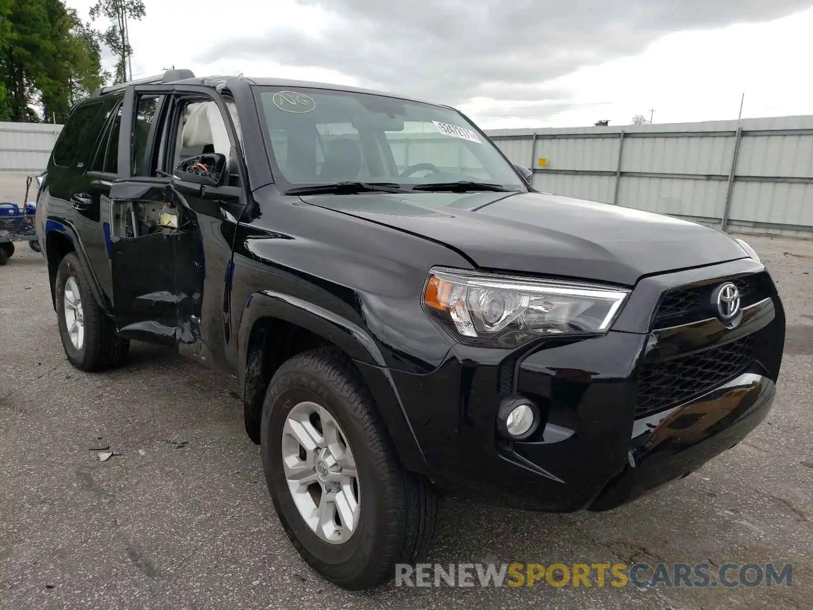 1 Photograph of a damaged car JTEZU5JR8K5198298 TOYOTA 4RUNNER 2019